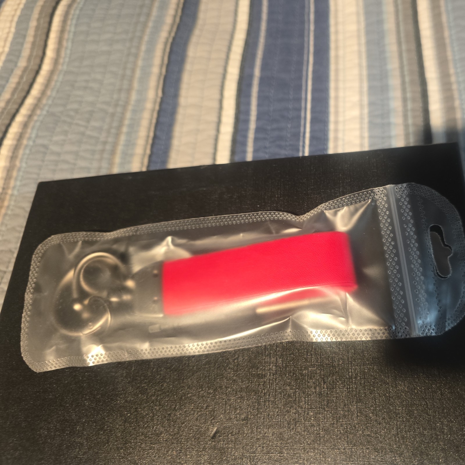 Supreme Red Silver Metal Fabric Key Chain for Men Logo Accent