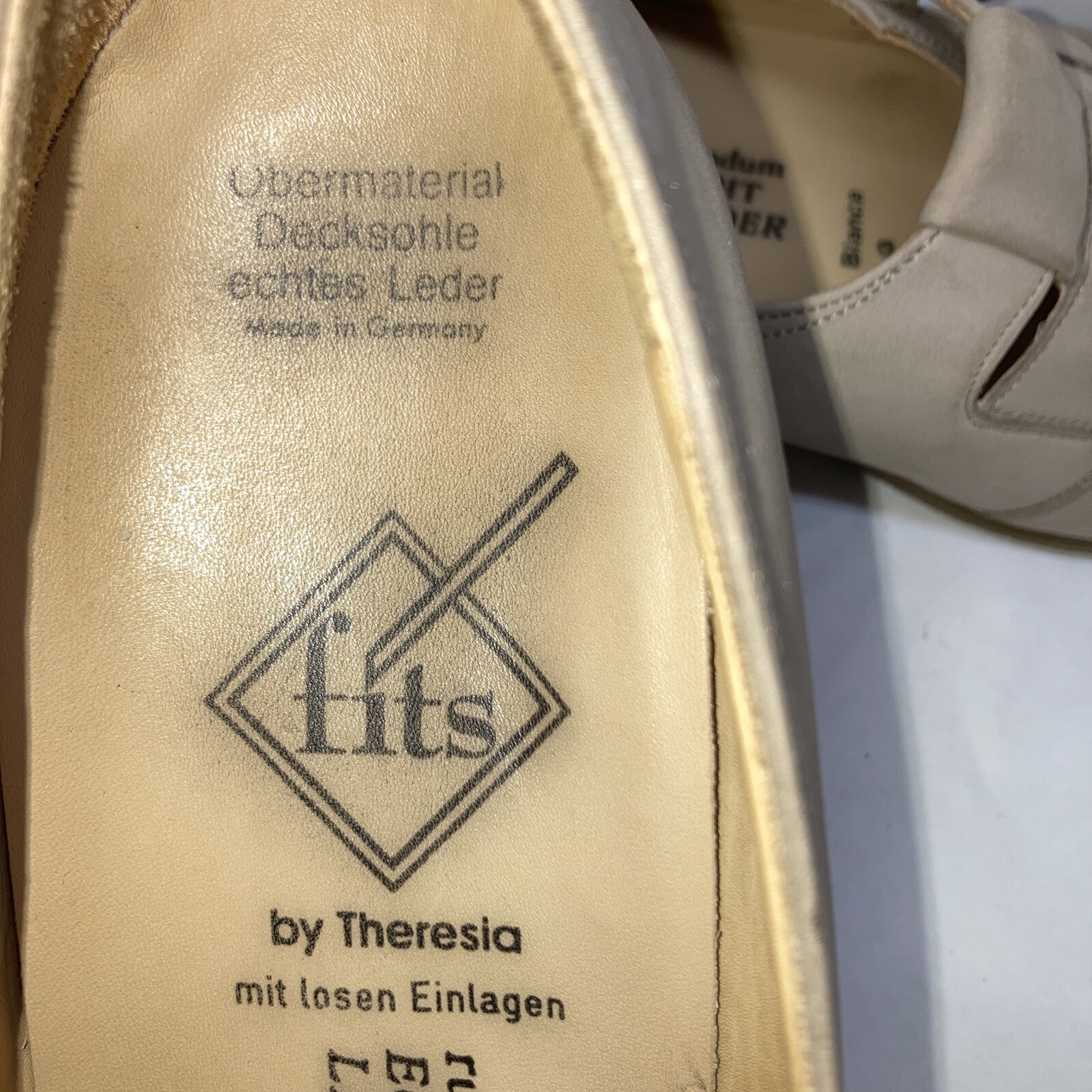 Fits by Theresia womans shoes