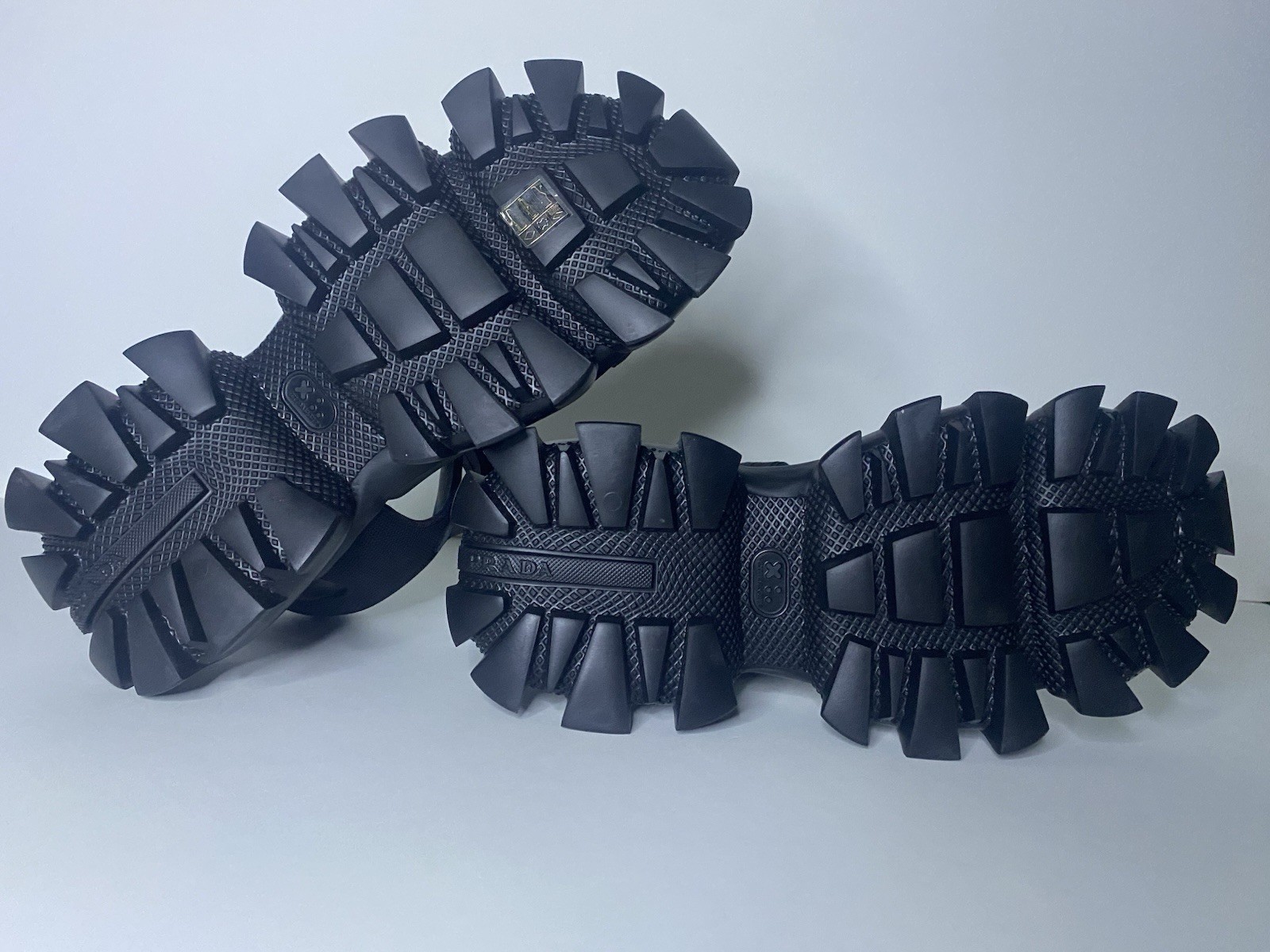 Men’s Size 10 US (9 UK) PRADA Lug-Sole Sport Sandals New In Box Black