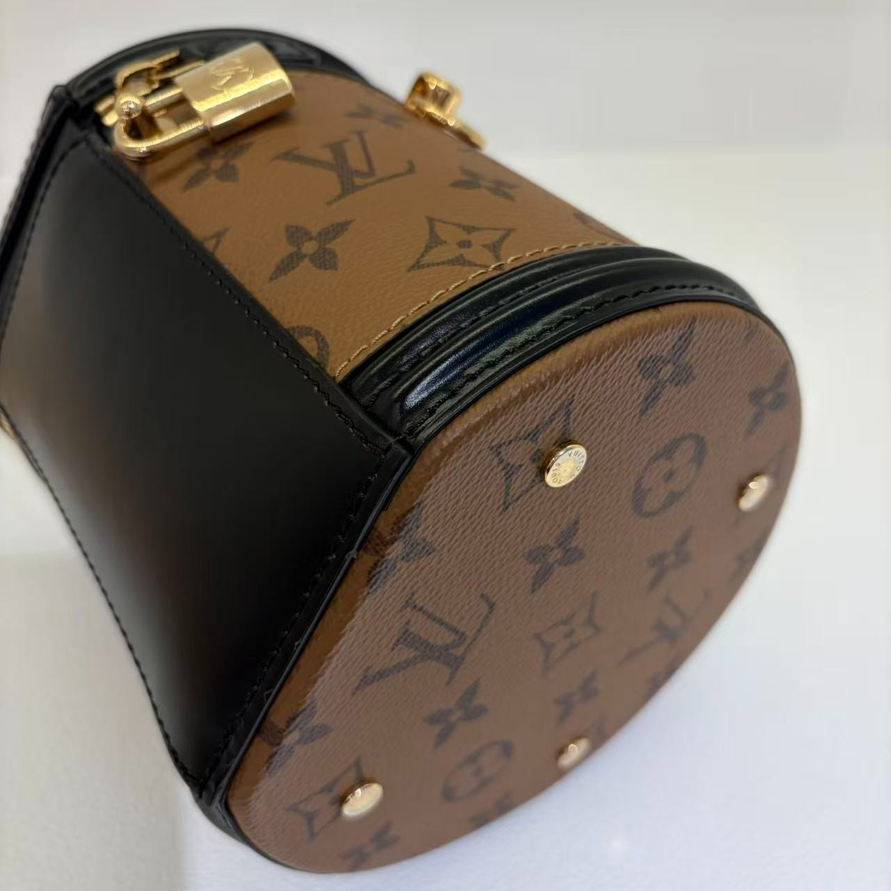 Louis Vuitton Cannes Monogram Reverse Canvas Handbag Bucket Bag Brown
