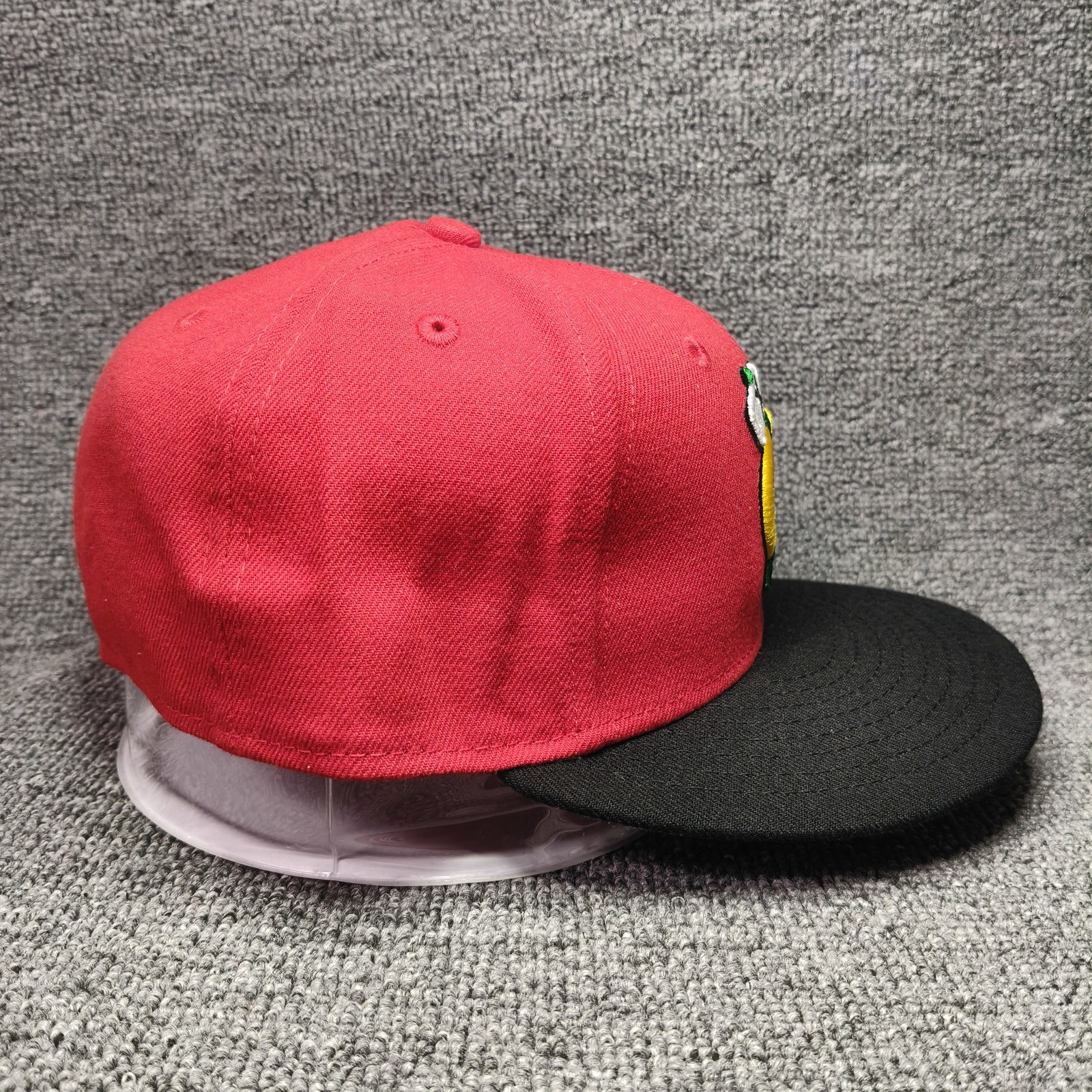 New Era Chicago Blackhawks 59FIFTY Fitted Red Black Hat 7 1 8 Retro