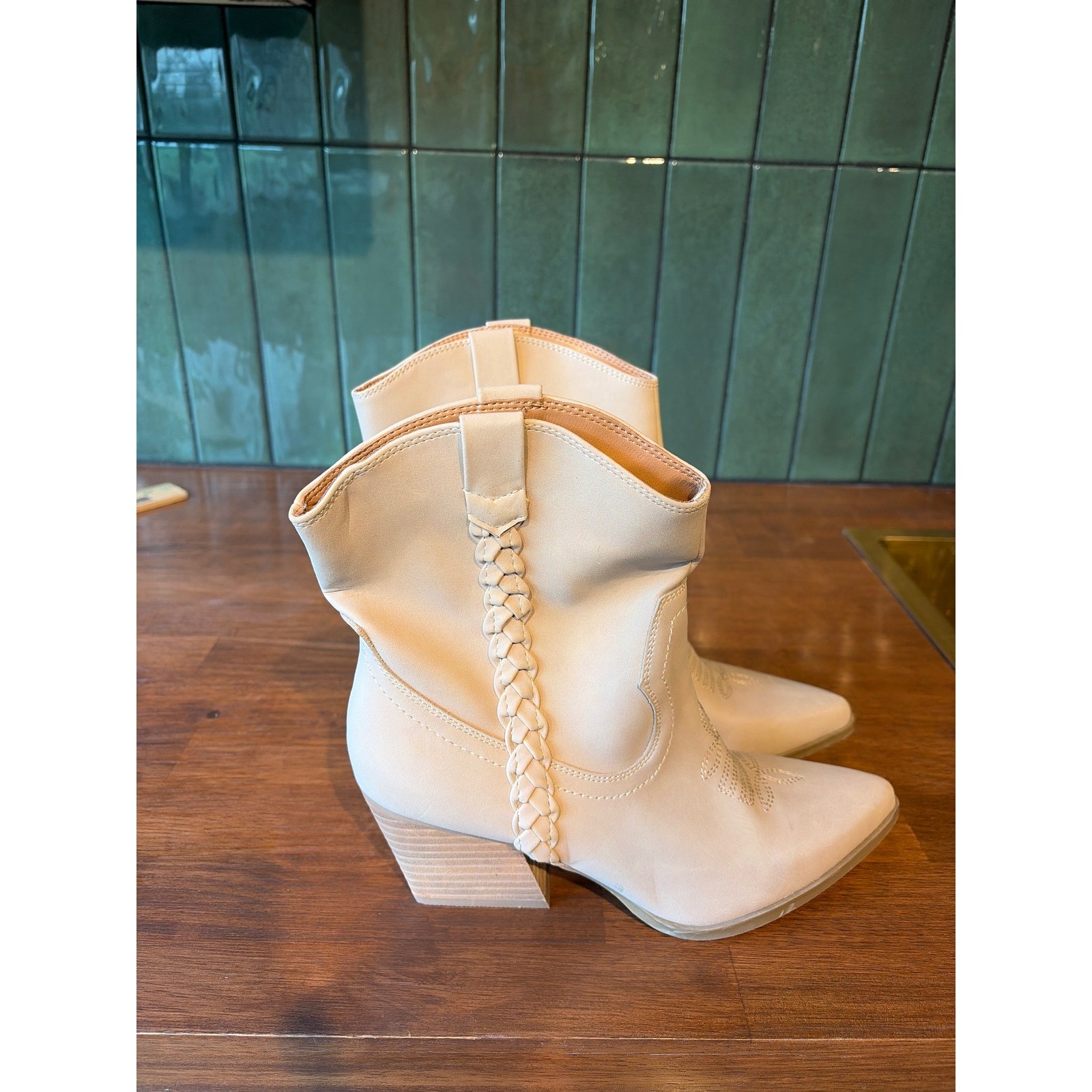 Dolce Vita Koolson Tan Beige Cowboy Western Cowgirl Block Heel Boots, Size 8