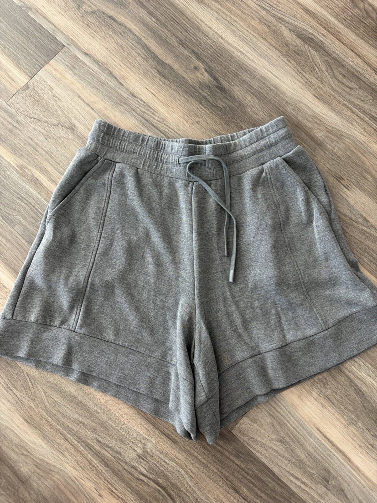 Varley Women’s Alder Shorts 5.5” Inseam Size Large