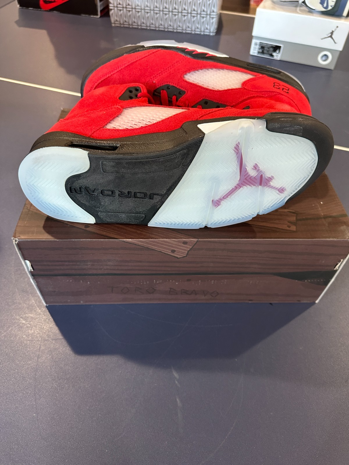 Jordan Air Jordan 5 Retro DD0587-600 Raging Bull Red Suede Sneaker 2021 Men