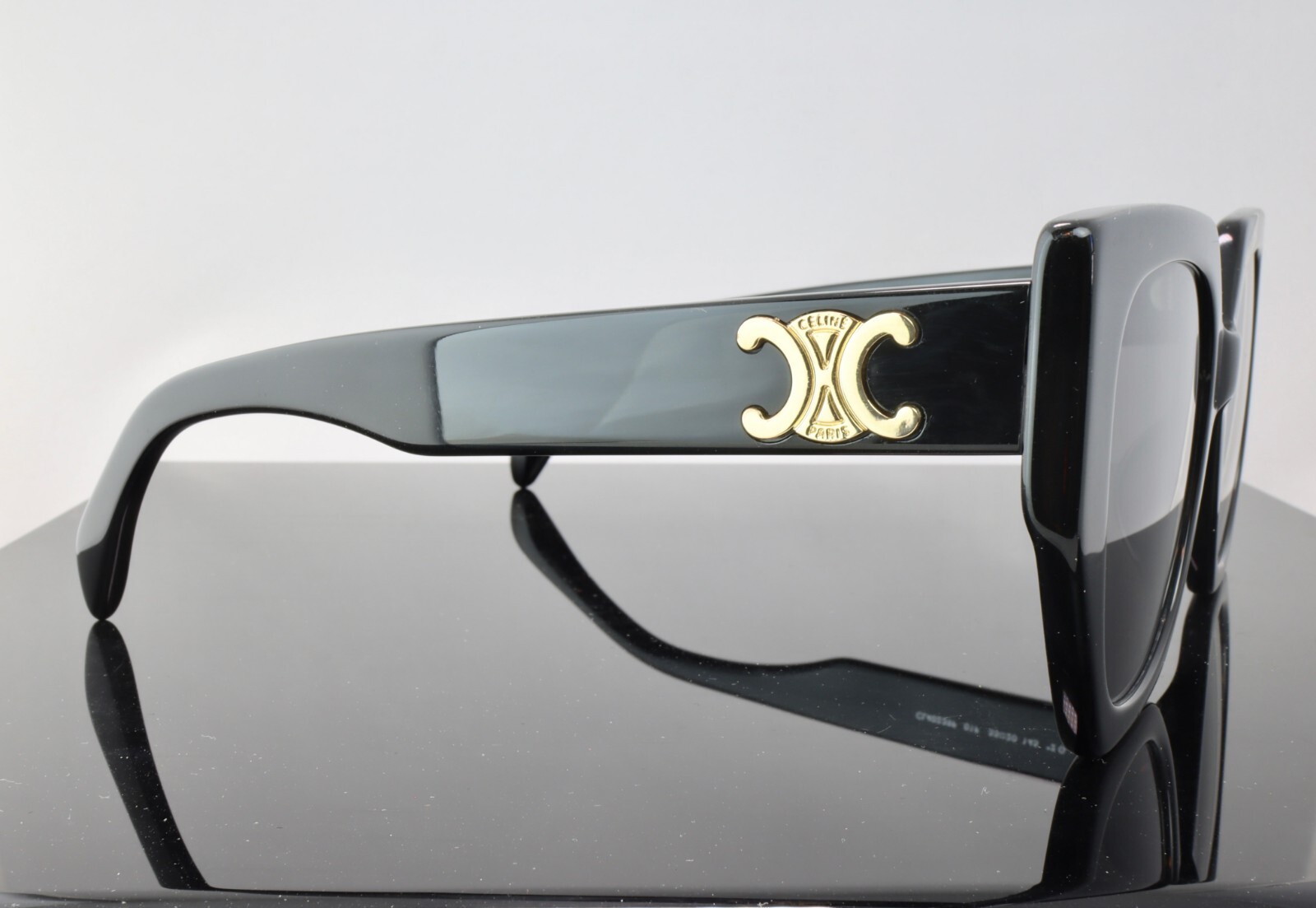 Celine CL40239F 01F Black / Grey Lens Square Oversized Sunglasses 100% UV