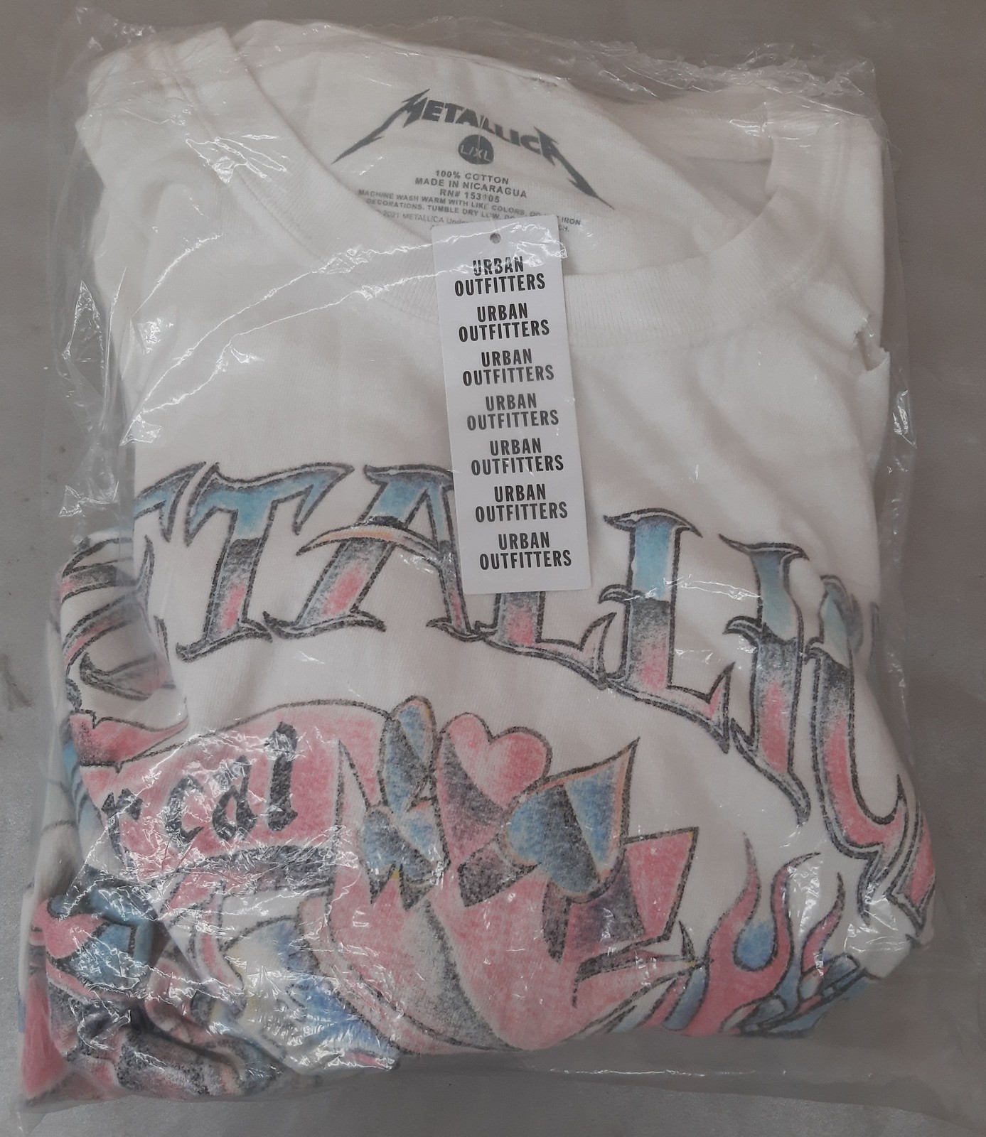 Urban Outfitters Metallica Graphic T-Shirt Distressed White Size Large / X-Large