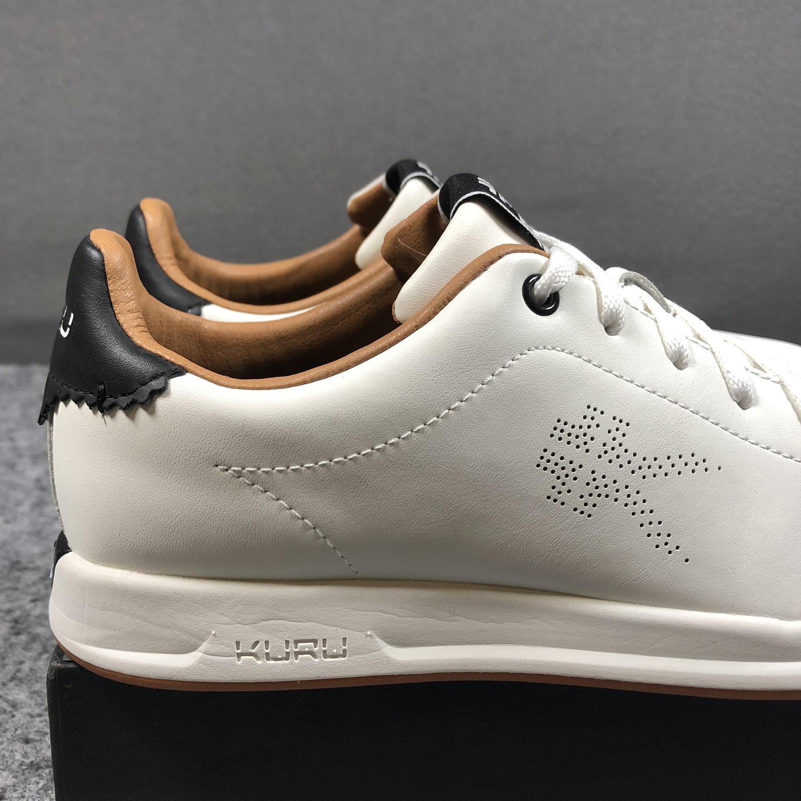 KURU Shoes Mens Size 7.5 White Leather Low Top Lace Up Casual Comfort Sneakers