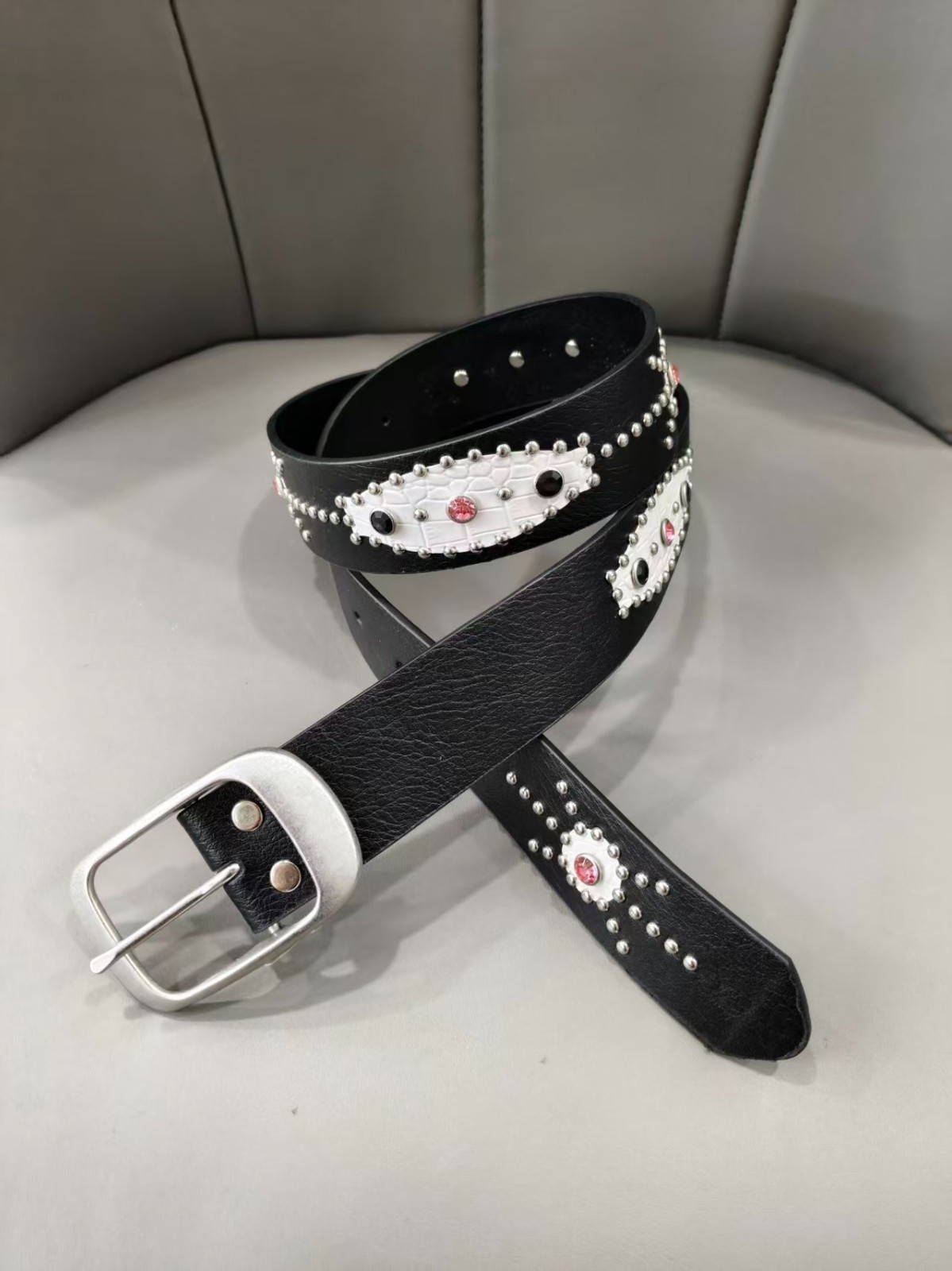Black Western Rhinestone Studded PU Leather Belt – Y2K Cowgirl Pink & Black Crys