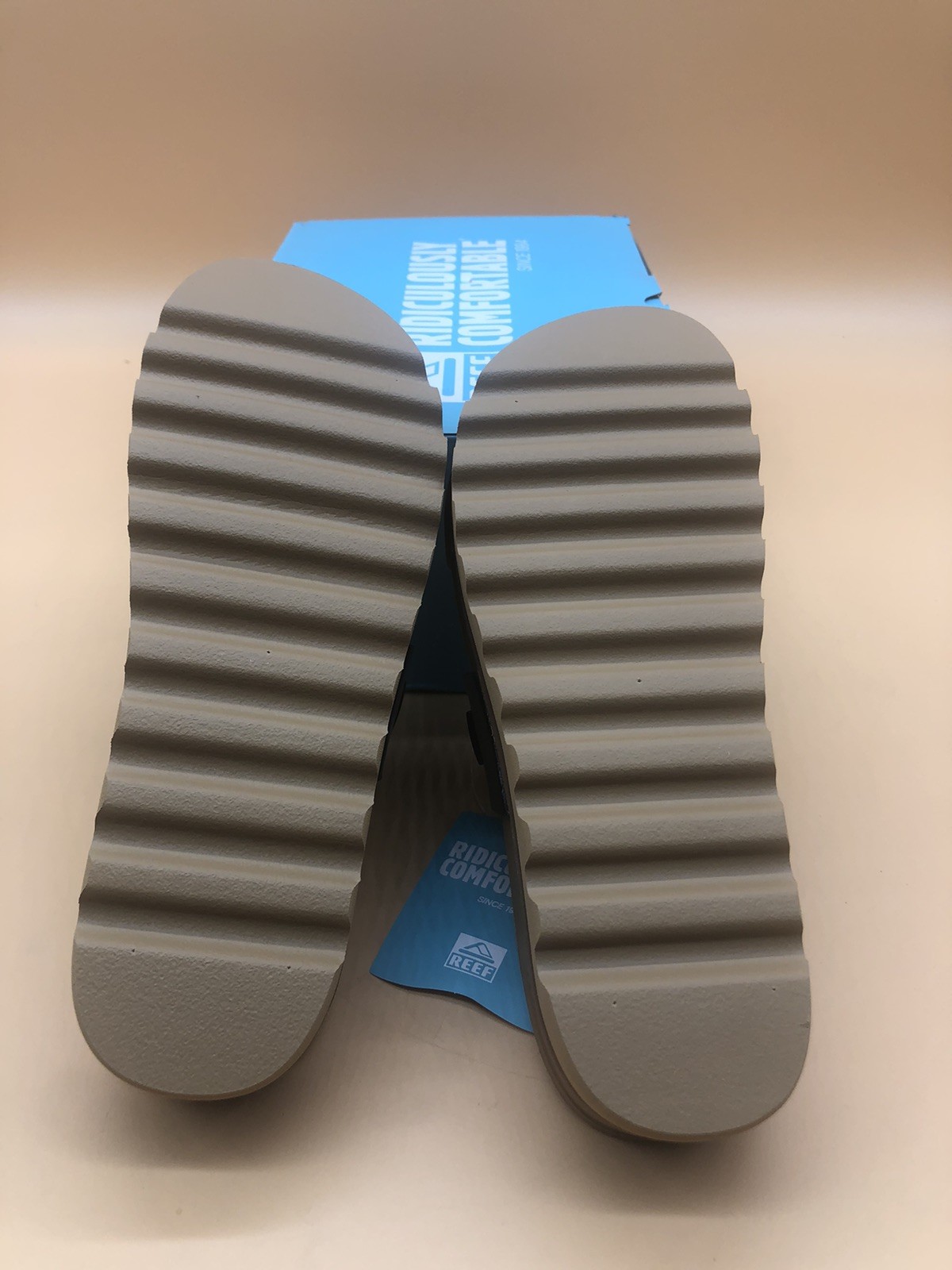 Reef Cushion Vista Hi Women’s Slip On Synthetic Upper Sandals Size 9 New