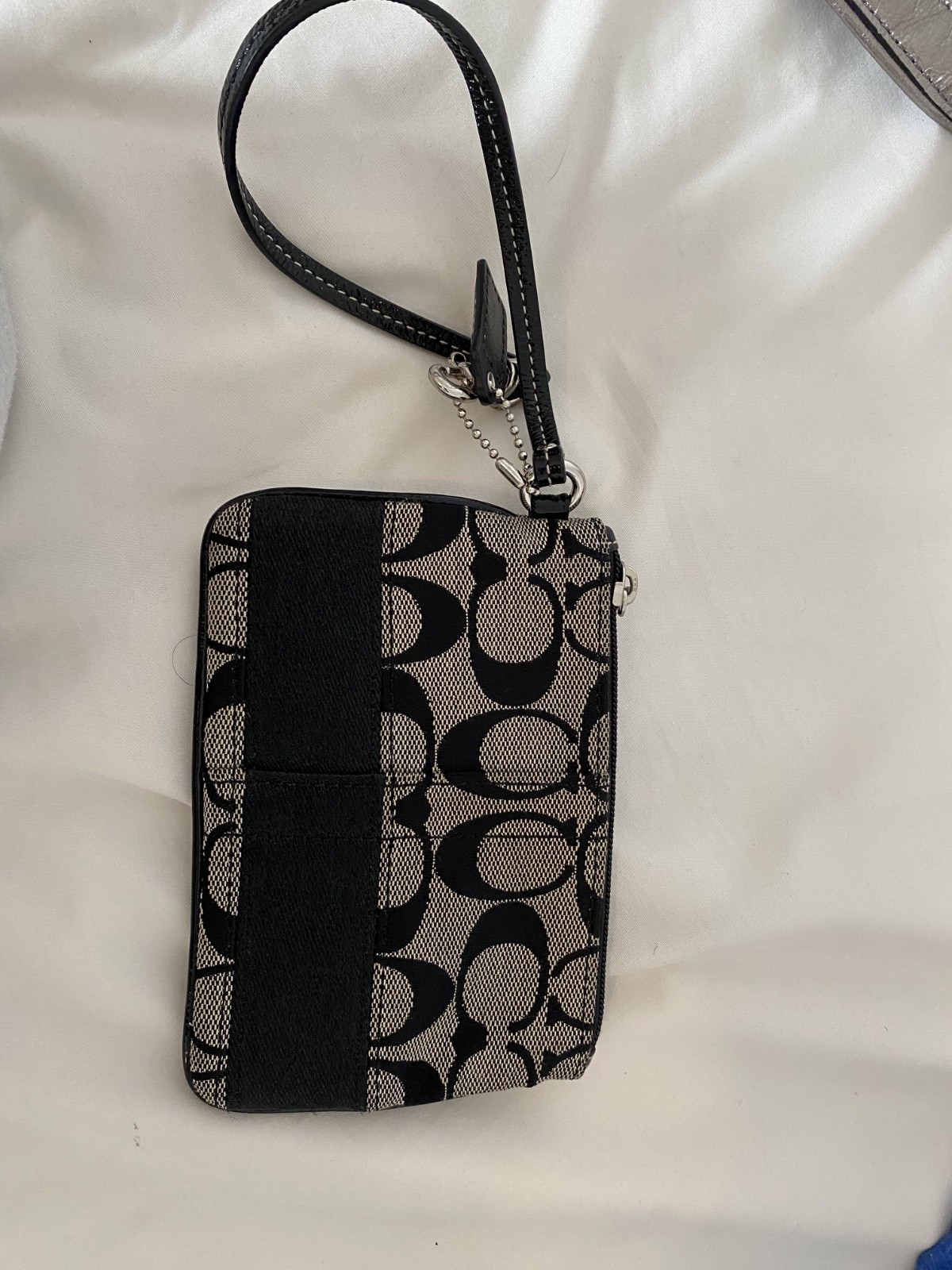 Coach Poppy Op Art Glam Tote Bag Black Gray comes with wristlet