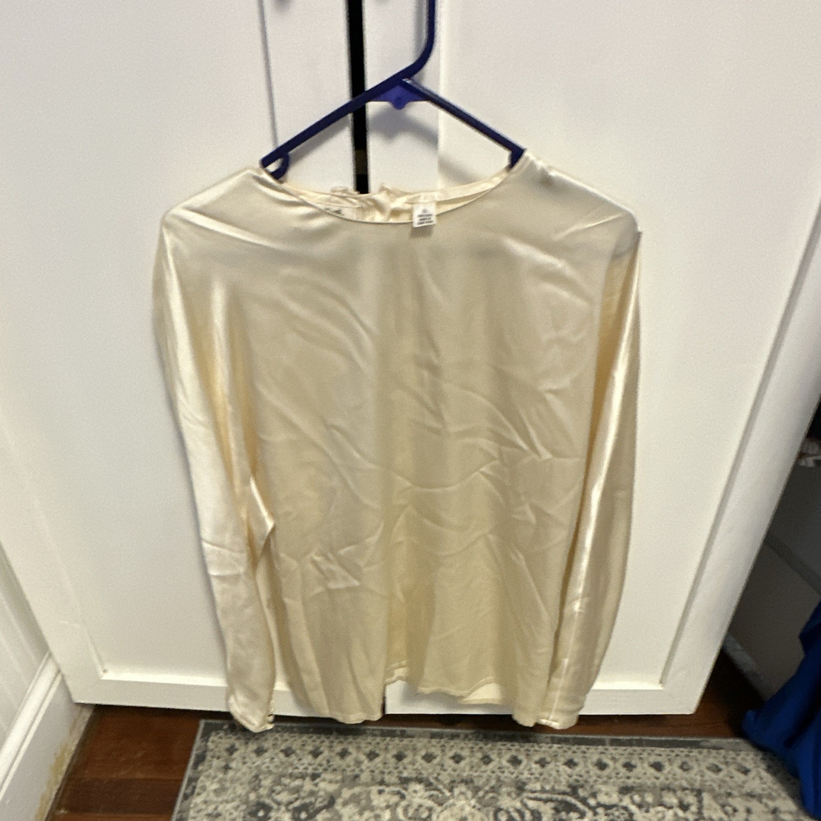 Eileen Tracy Women’s 10 Ivory Solid Silk Satin Round Neck Button Blouse LS