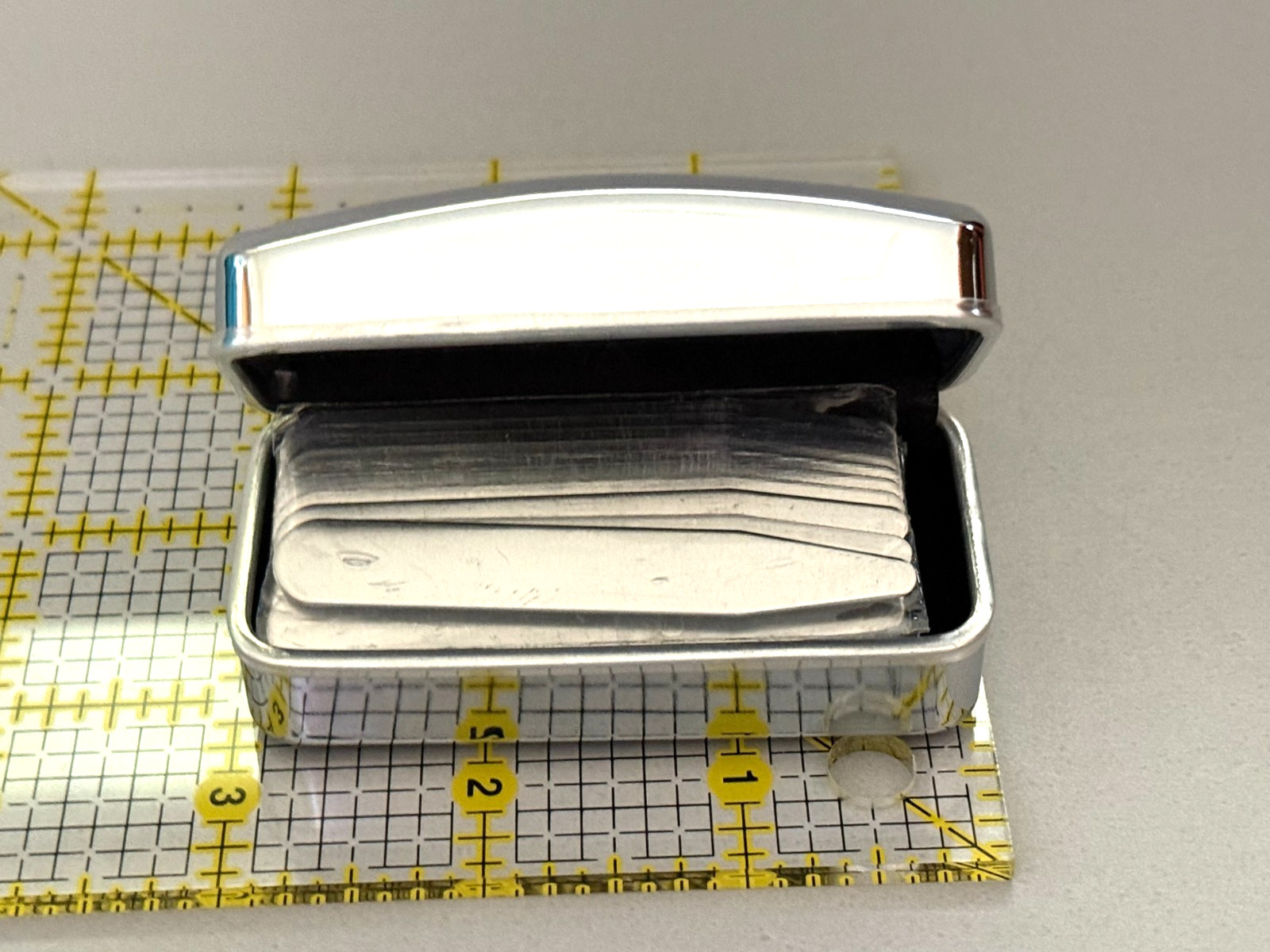 30-Stainless Steel Collar Stays in Metal Box- great for gifts- FREE shipping