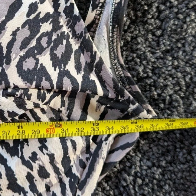 Vintage 1960s Peter Pan One Piece Leopard Animal Print Swimsuit 10/32 Cut Out