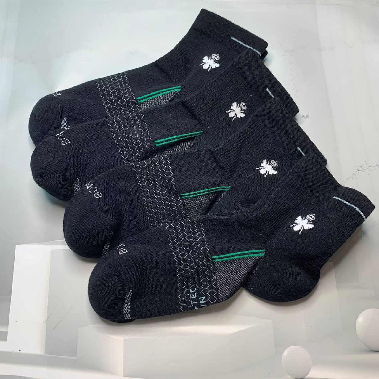 Bombas Men’s Quarter Socks 4 Pair Pack Black Green Size M Medium L Large New