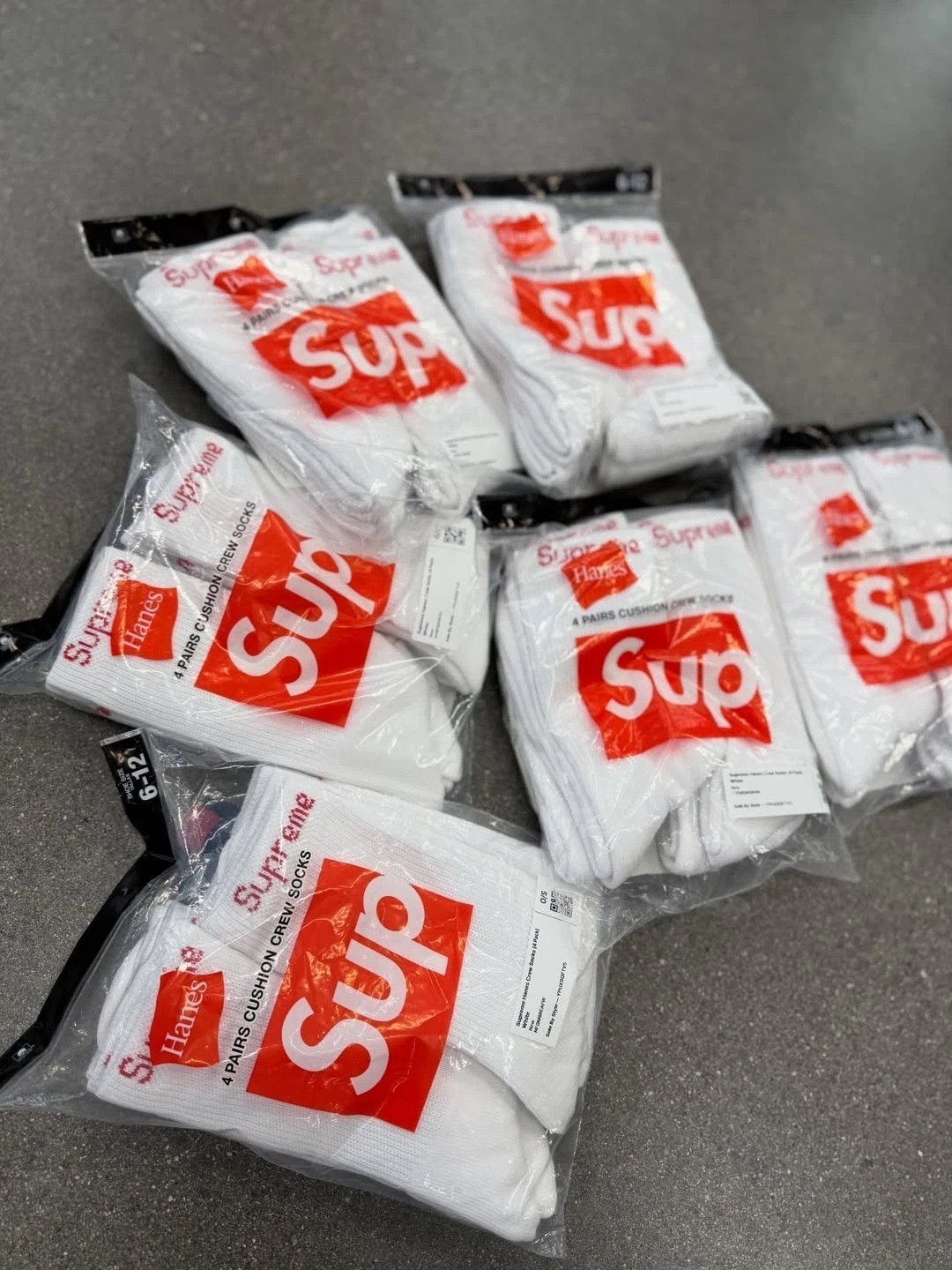 Supreme x Hanes Crew Socks White 4-Pack Size 6-12 New w/ Tags Cotton
