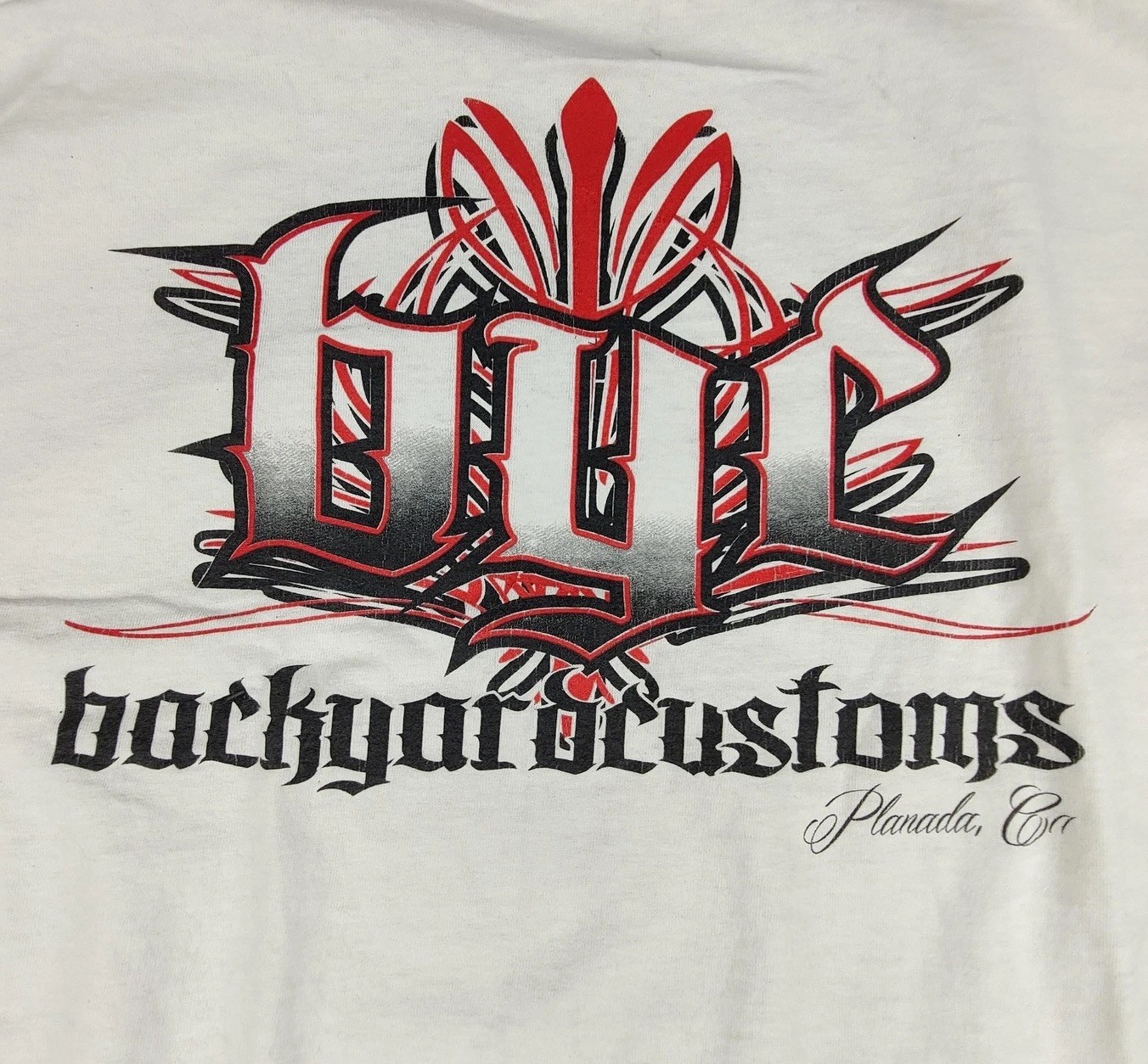 Backyard Customs Shirt Mens XL White Tribal Logo Graphic Tee Automotive BYC
