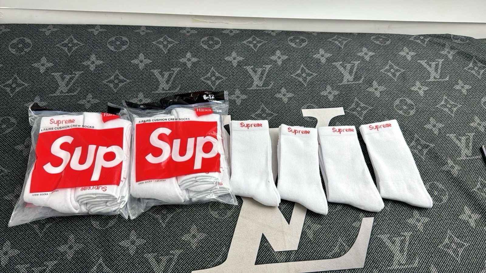 Supreme Hanes Crew Socks 4 Pack White Size 6-12 Brand New Free Shipping
