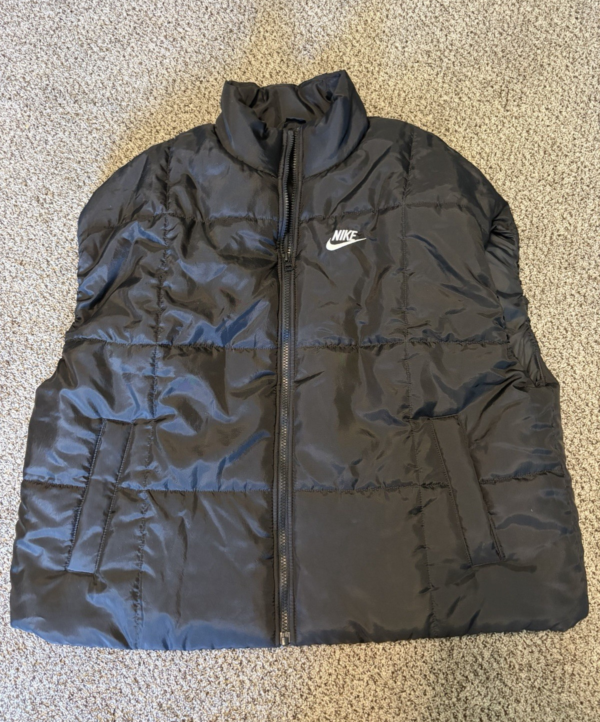 Nike Therma-FIT Women’s Black Quilted Puffer Vest Full Zip Small