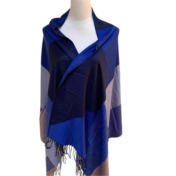 PASHMINA. NWOT. Blue/Gray/Tan/Black Block printed Shawl/Wrap. 67X27.