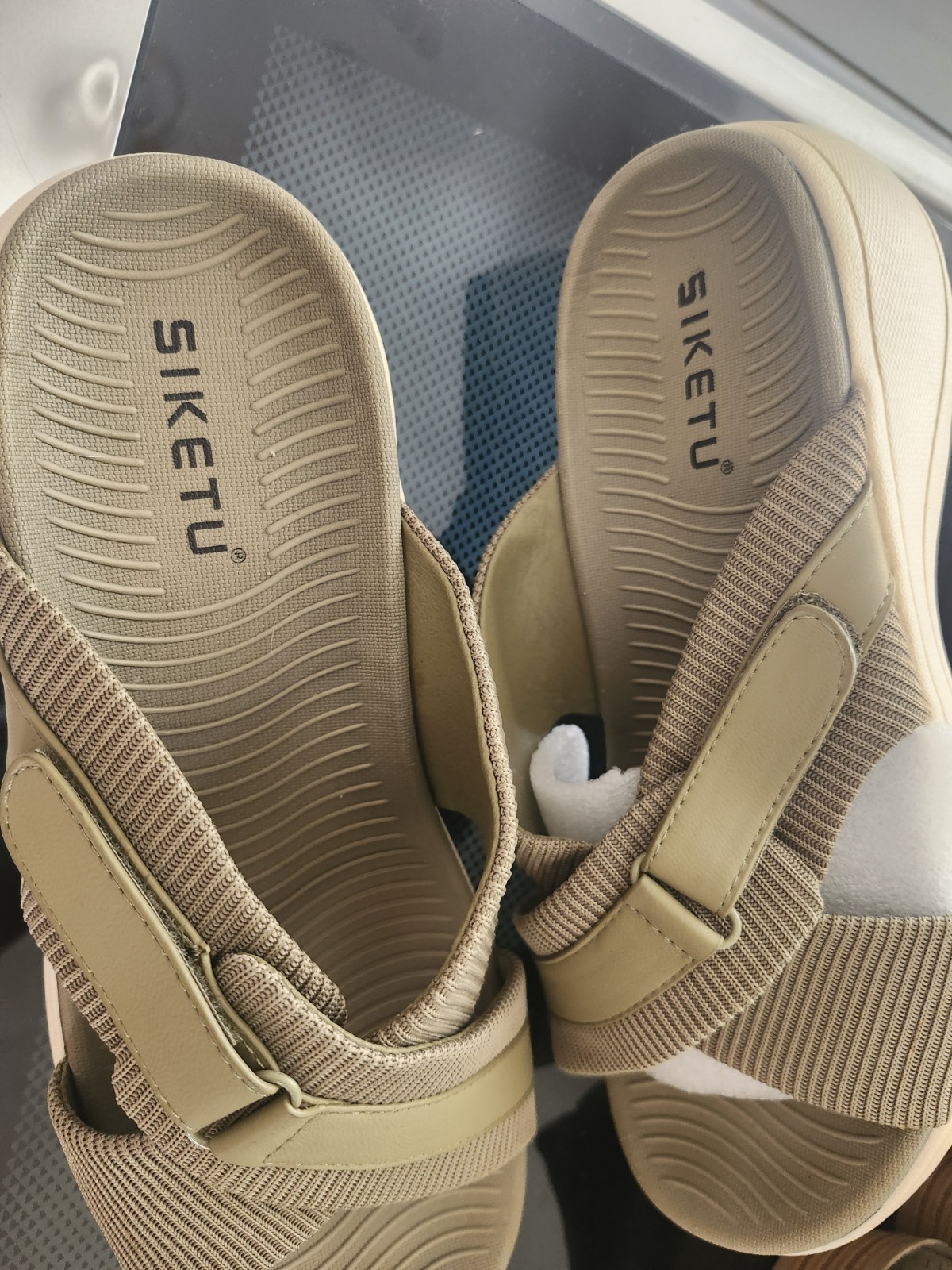 SIKETU Teens Green Cushioned Logo Slide Sandals Slip-On Faux Leather US 8 M