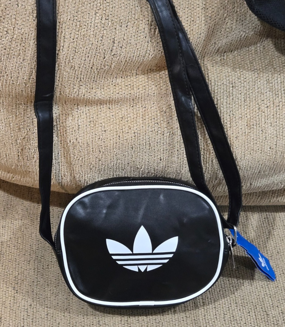 Adidas Mini Airliner *Buyer’s Choice* Brand new w/ tags