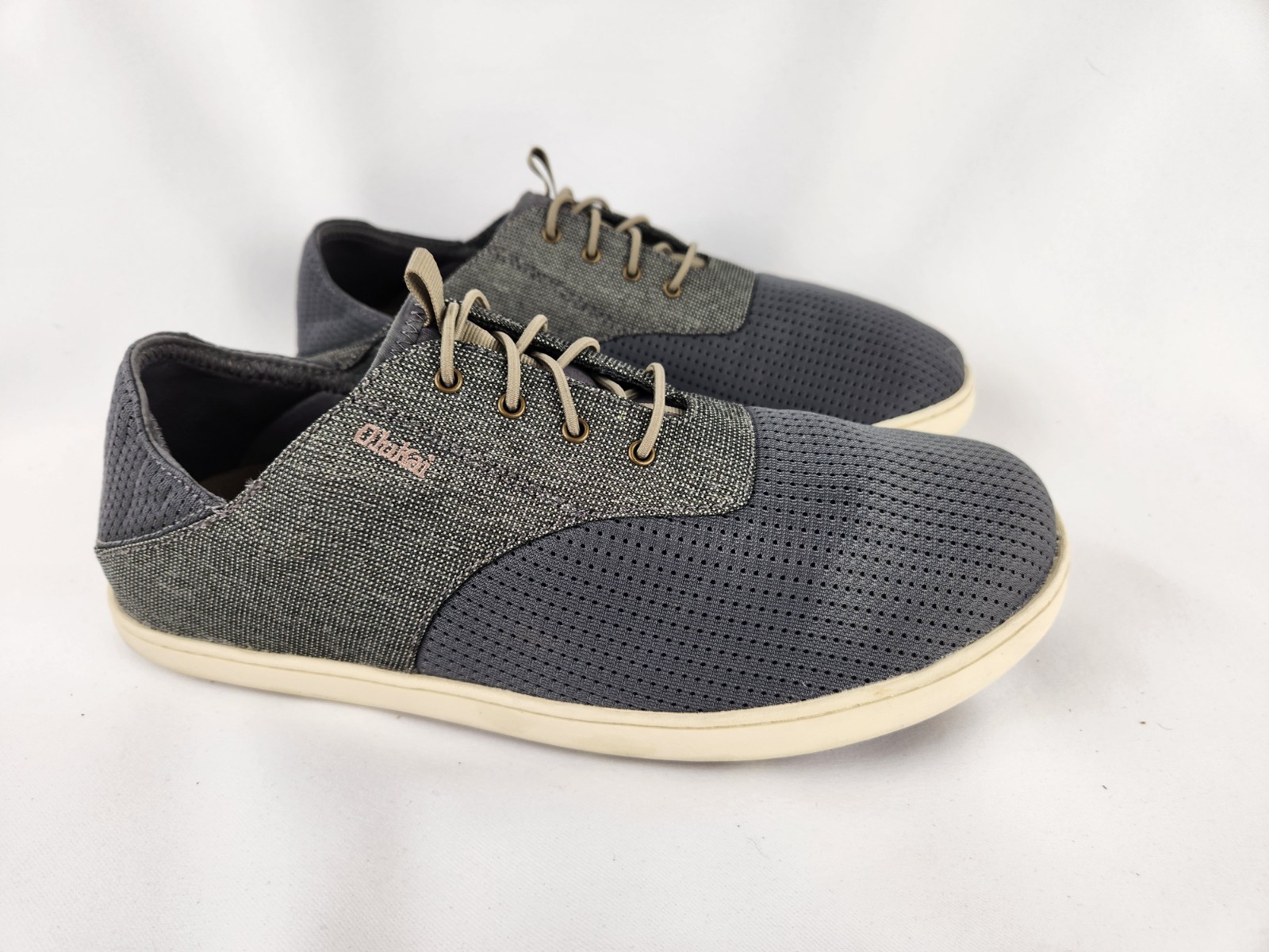 OluKai Men’s Nohea Moku Sneaker Size 9.5 Grey Shoes Slip On Loafer Boat Beach