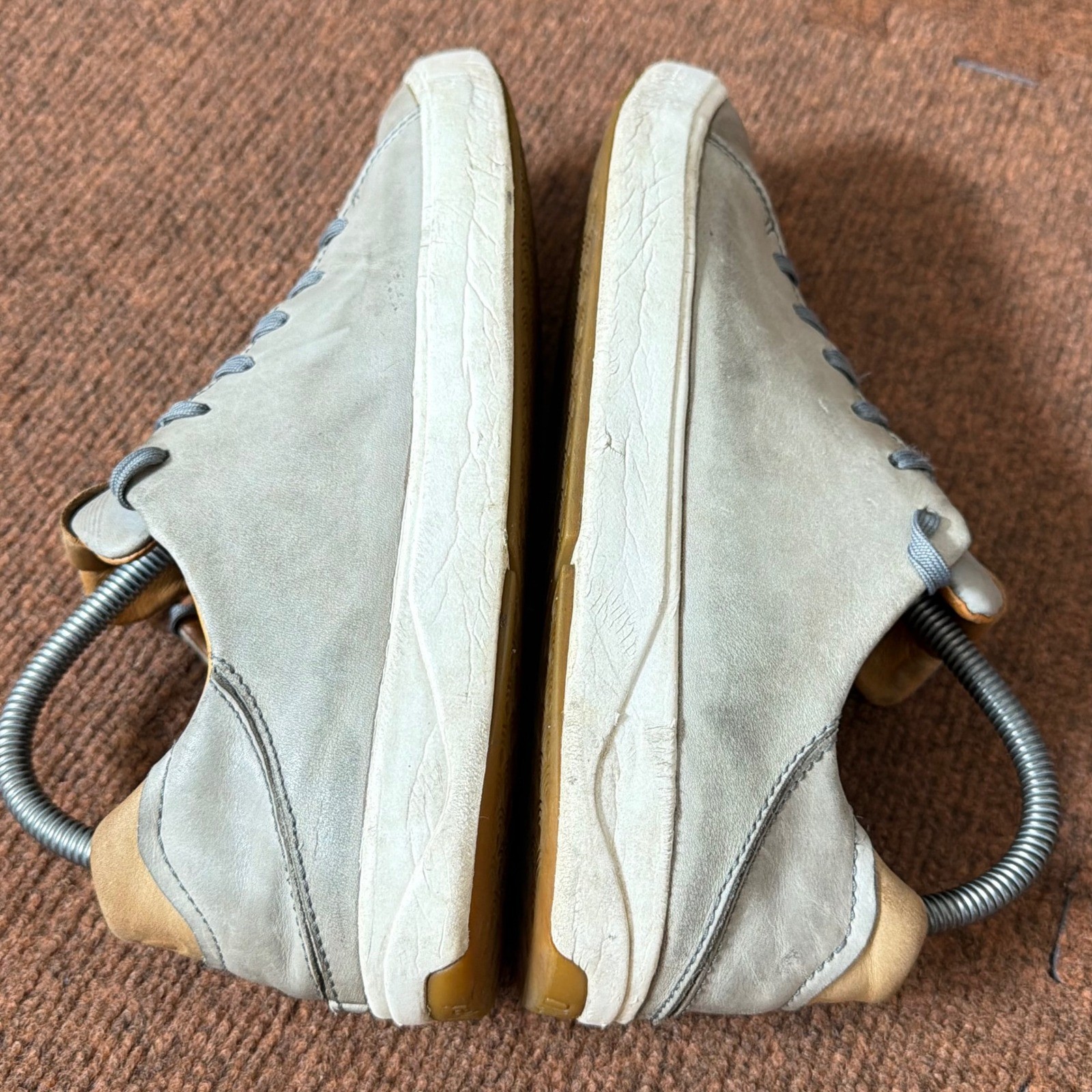 OluKai Lae’ahi Li ‘Ili Mens Leather Sneakers Grey Low Top Shoes Drop-In Heel C+