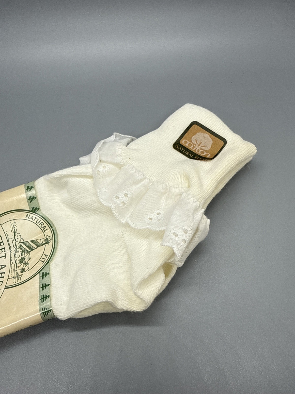 Vtg 80s-90s Women’s Ivory Lace Ruffle Frilly Ankle Socks Eyelet New Cotton USA