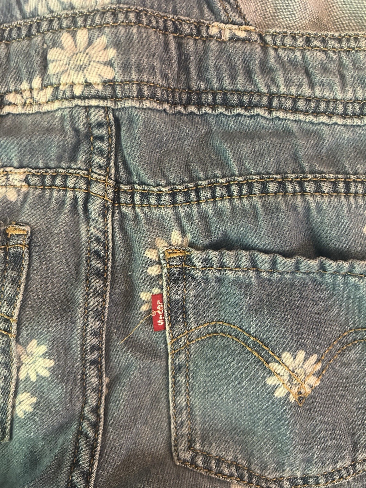 Levi’s Shortalls sz 10 Reg Relaxed Girls Shorts Overalls flower pattern Summer
