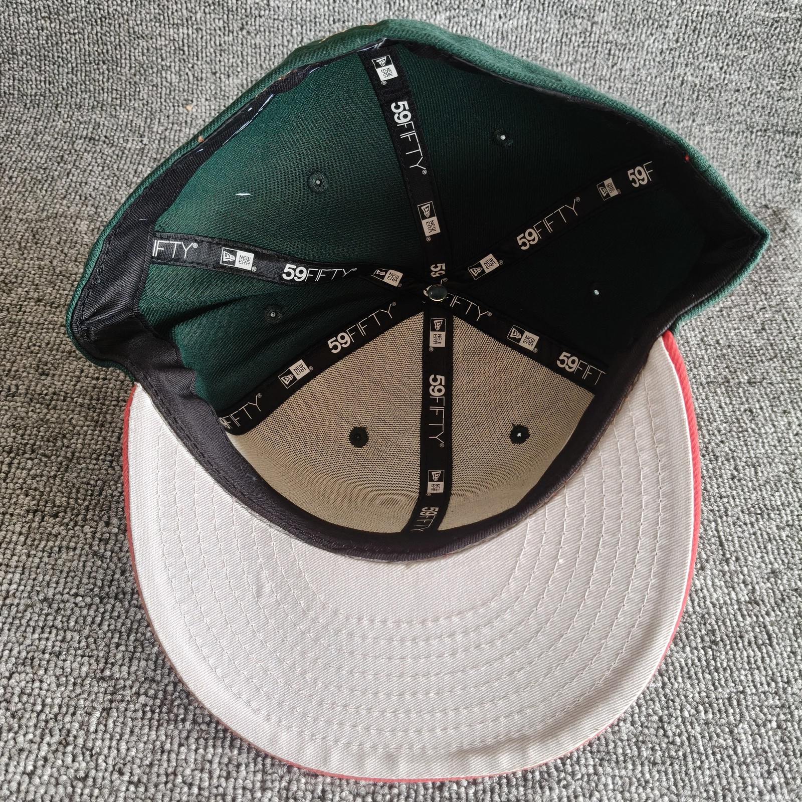New Era Minnesota Wild 59FIFTY Fitted Flat Brim Green Red Size 8 Hat