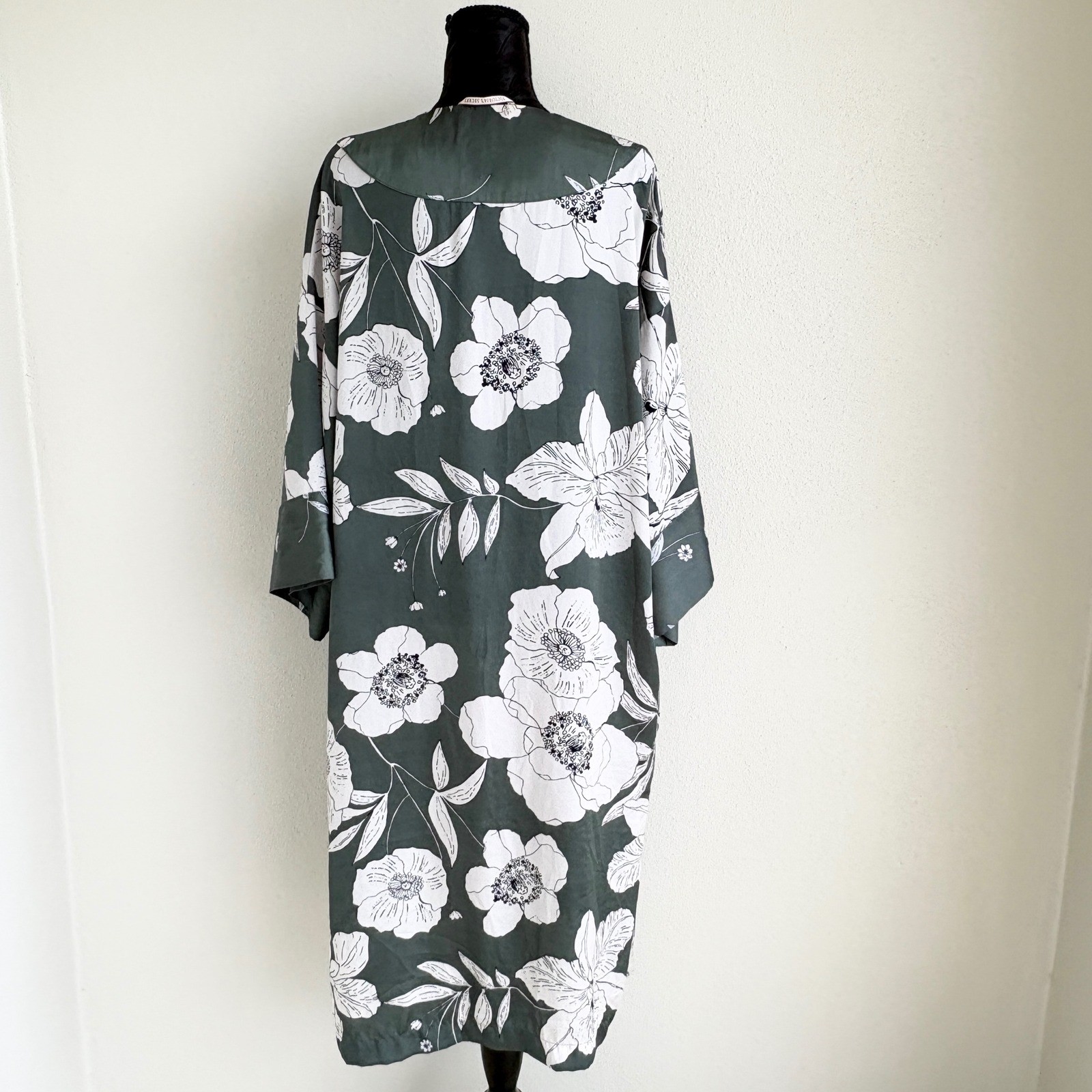 Victoria’s Secret Kimono Robe Floral Sage Green Satin Duster, Women XS/S Green