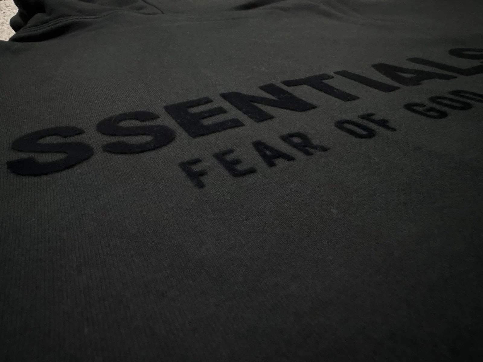 New -FW 22 FEAR OF GOD ESSENTIALS HOODIE Stretch Limo/Black 2110 M