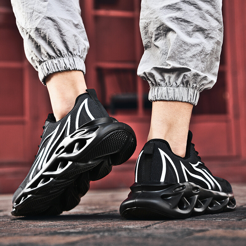 Men’s Flame Printed Sneakers Flying Weave Sports Shoes Lace-up Breathable Shoes