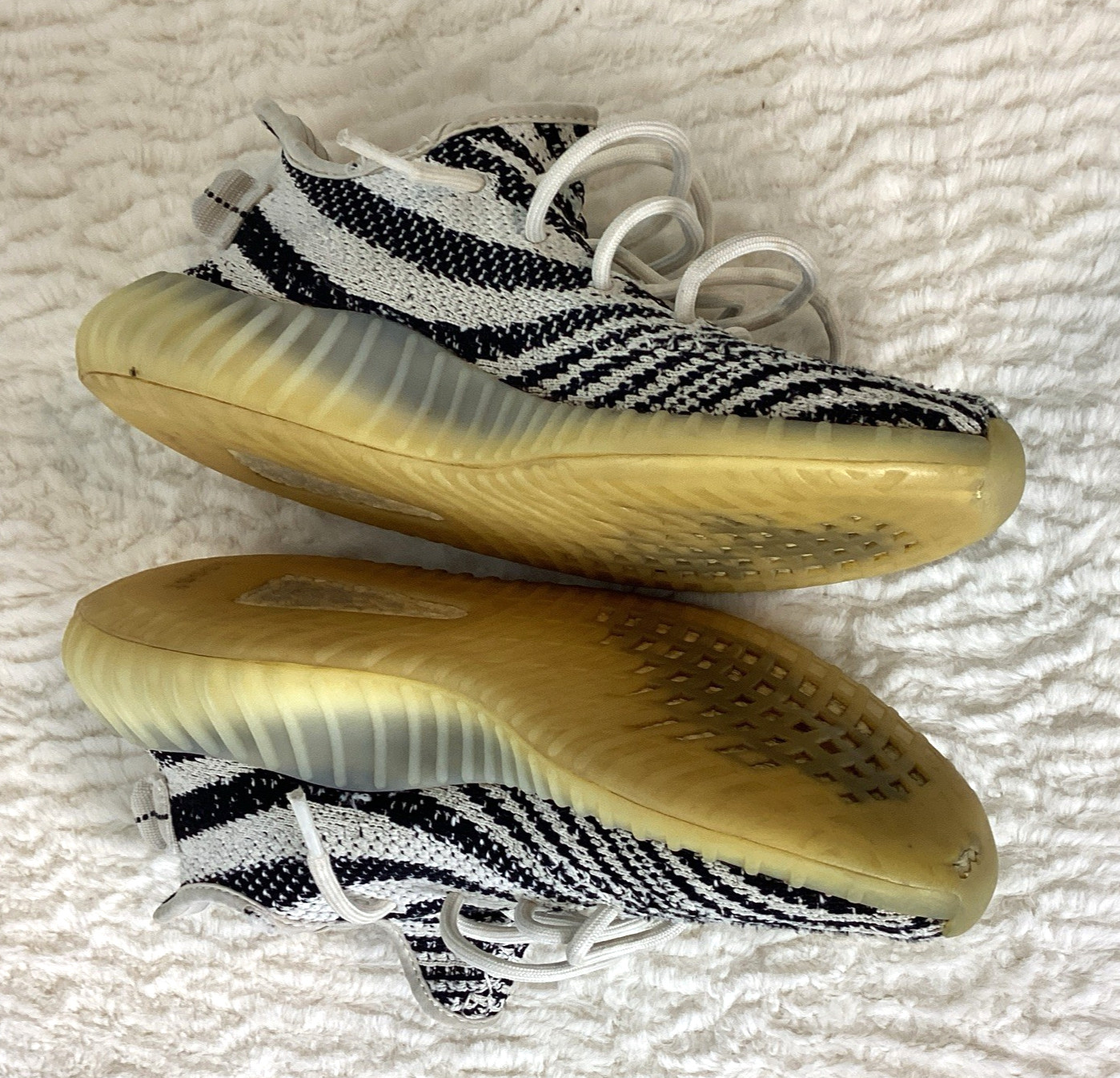 Adidas Yeezy Shoes V2 Boost 350 Men’s Size 7 Low Zebra, Moderate Wear