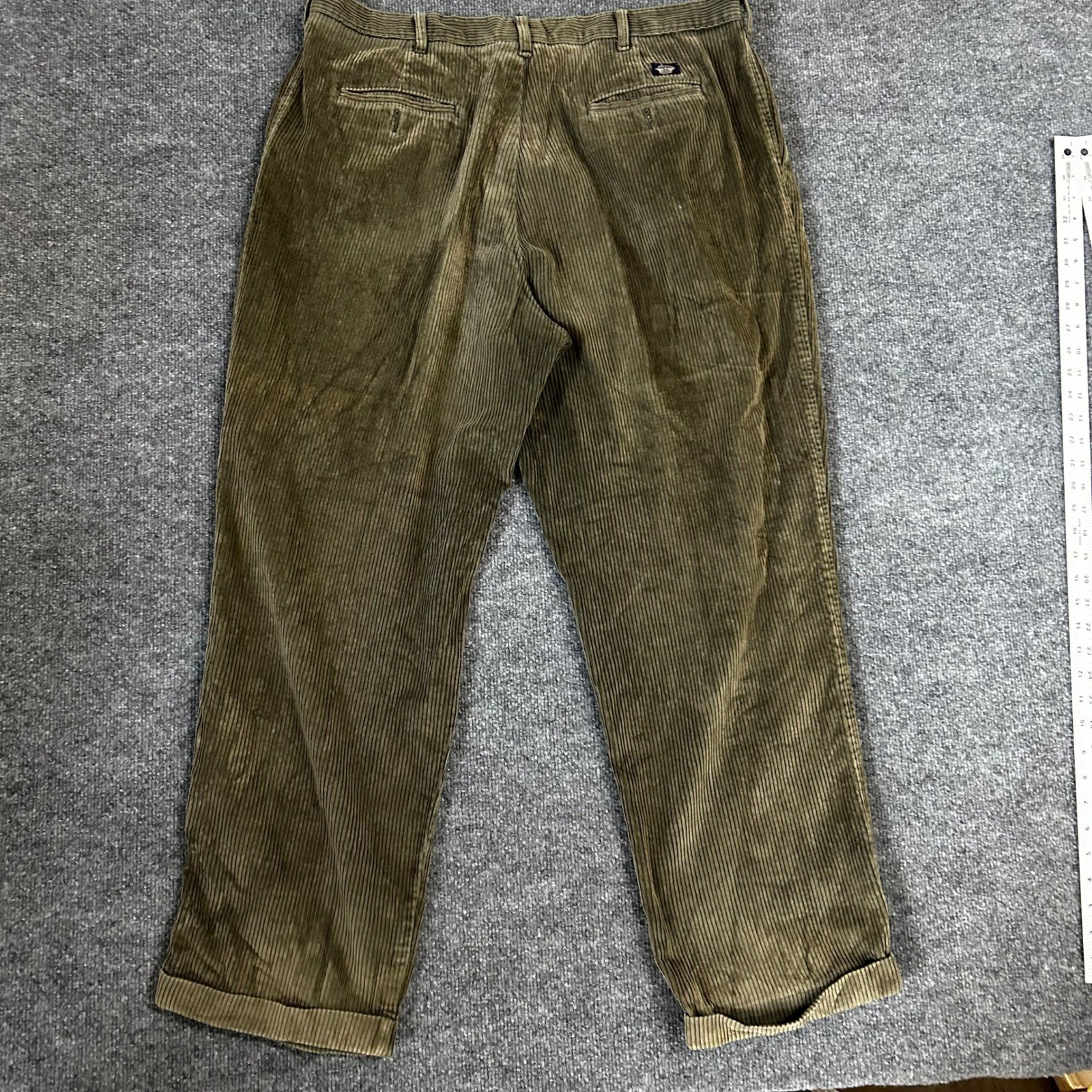 Dockers Corduroy Pants Mens 42/32 Olive Green Pleated Wide Wale Relaxed Fit Cuff