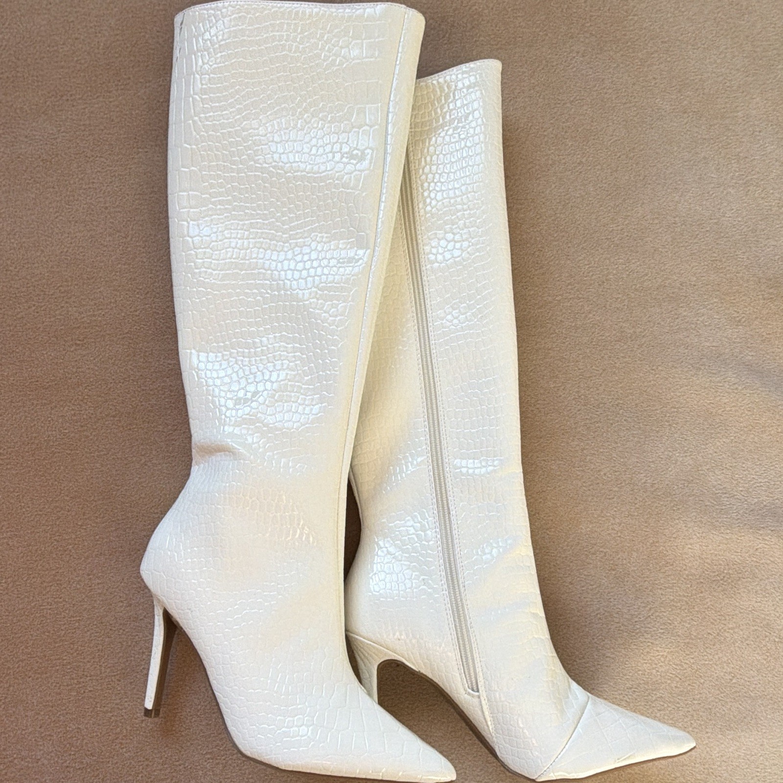 Women’s White Croc Embossed Leather Knee High Stiletto Pointed Toe Zip 6.5