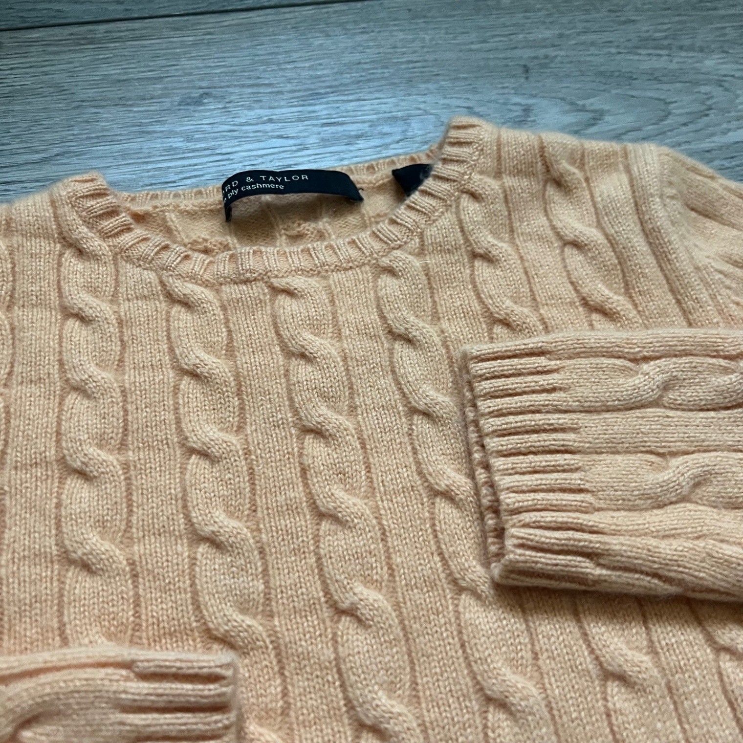 Lord & Taylor Women’s M Pullover Sweater Cable Knit 100% Cashmere Peach Yellow