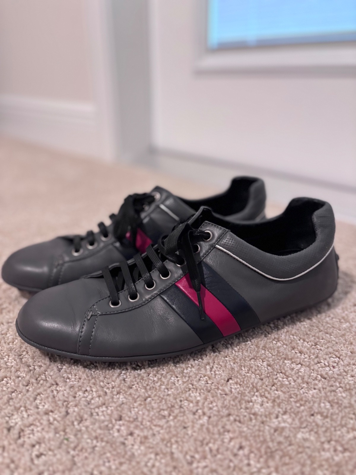 Gucci gray leather driver sneakers