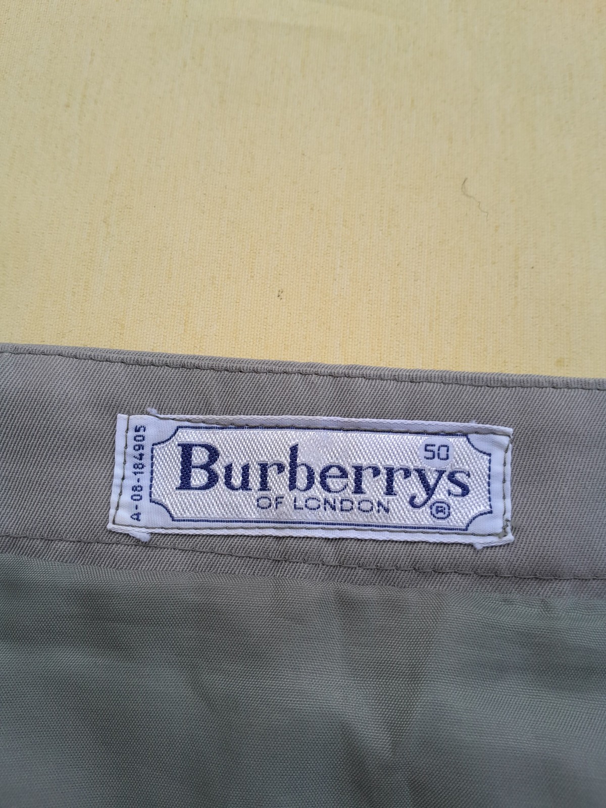 Vintage Burberrys Skirt Womens 32W Beige Fully Lined Made in Spain EU50