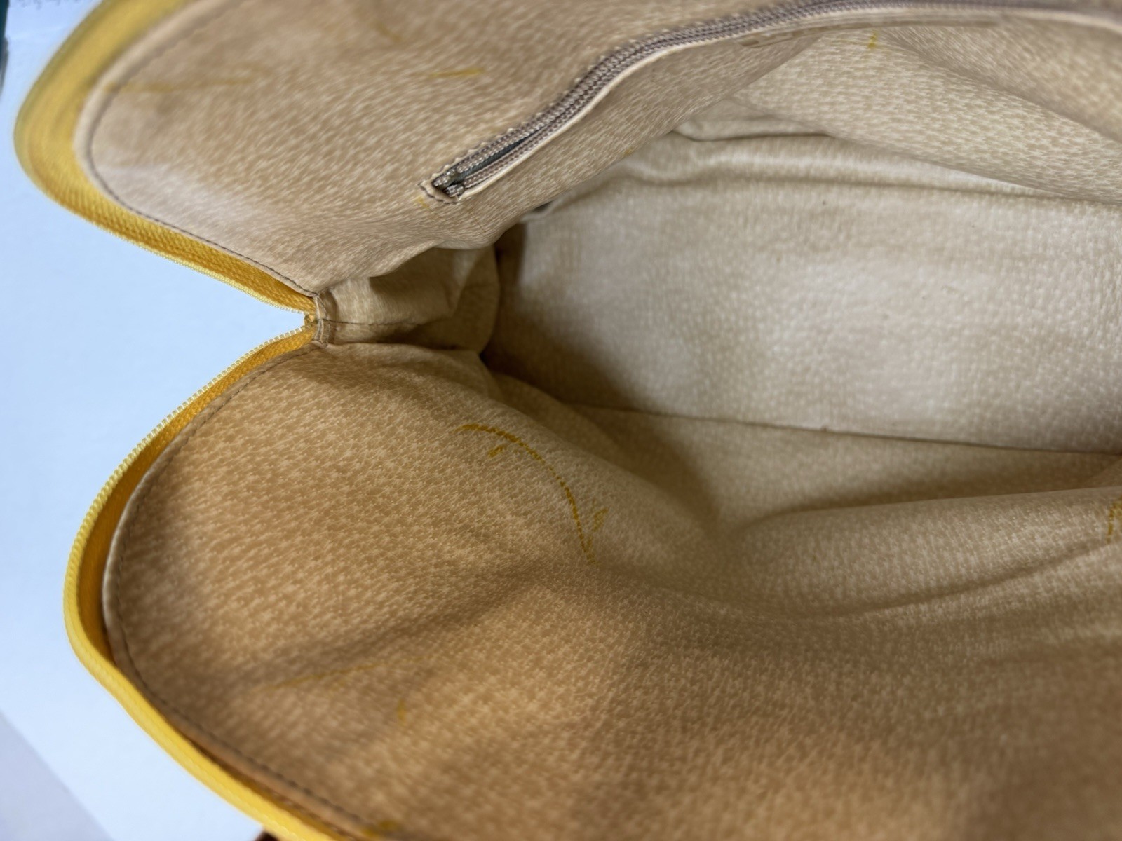 Vintage 80s-90s Stefano Bravo Yellow Leather Italy Bolide-Style Dome Satchel Bag