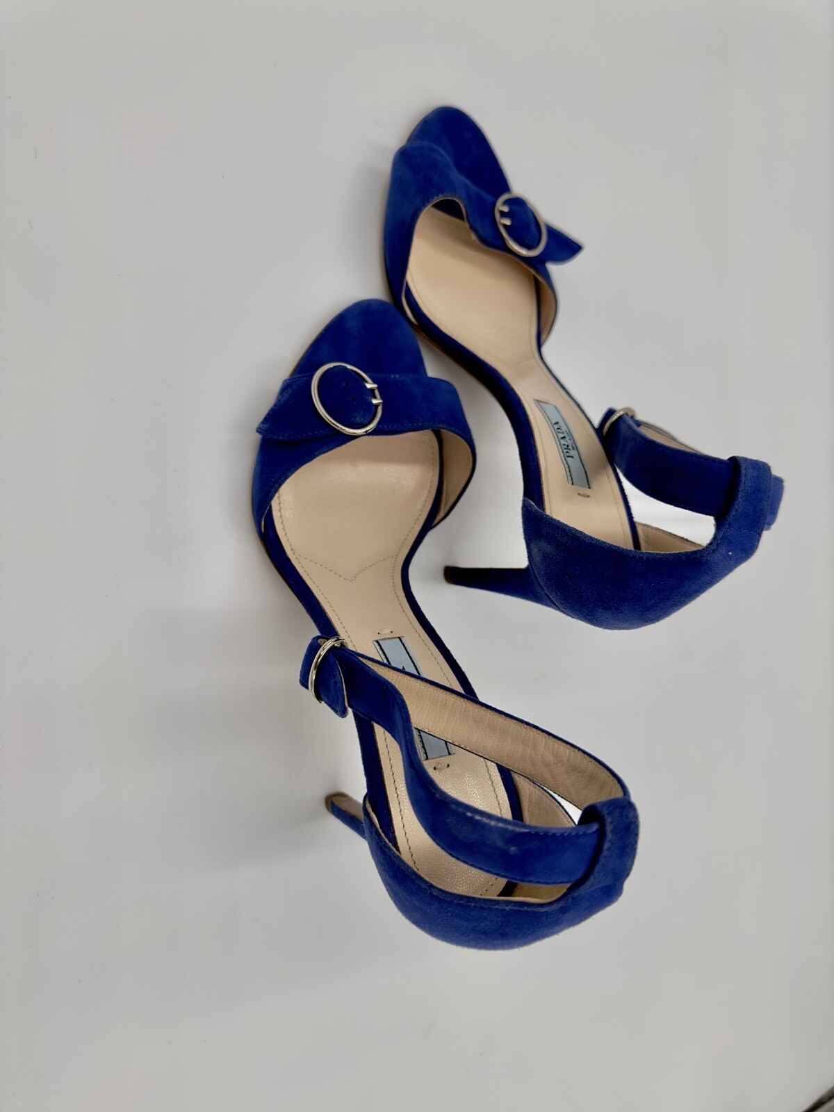Original GUCCI women shoes size 7.5 new (RETURNS ARE NOT ACCEPTED )