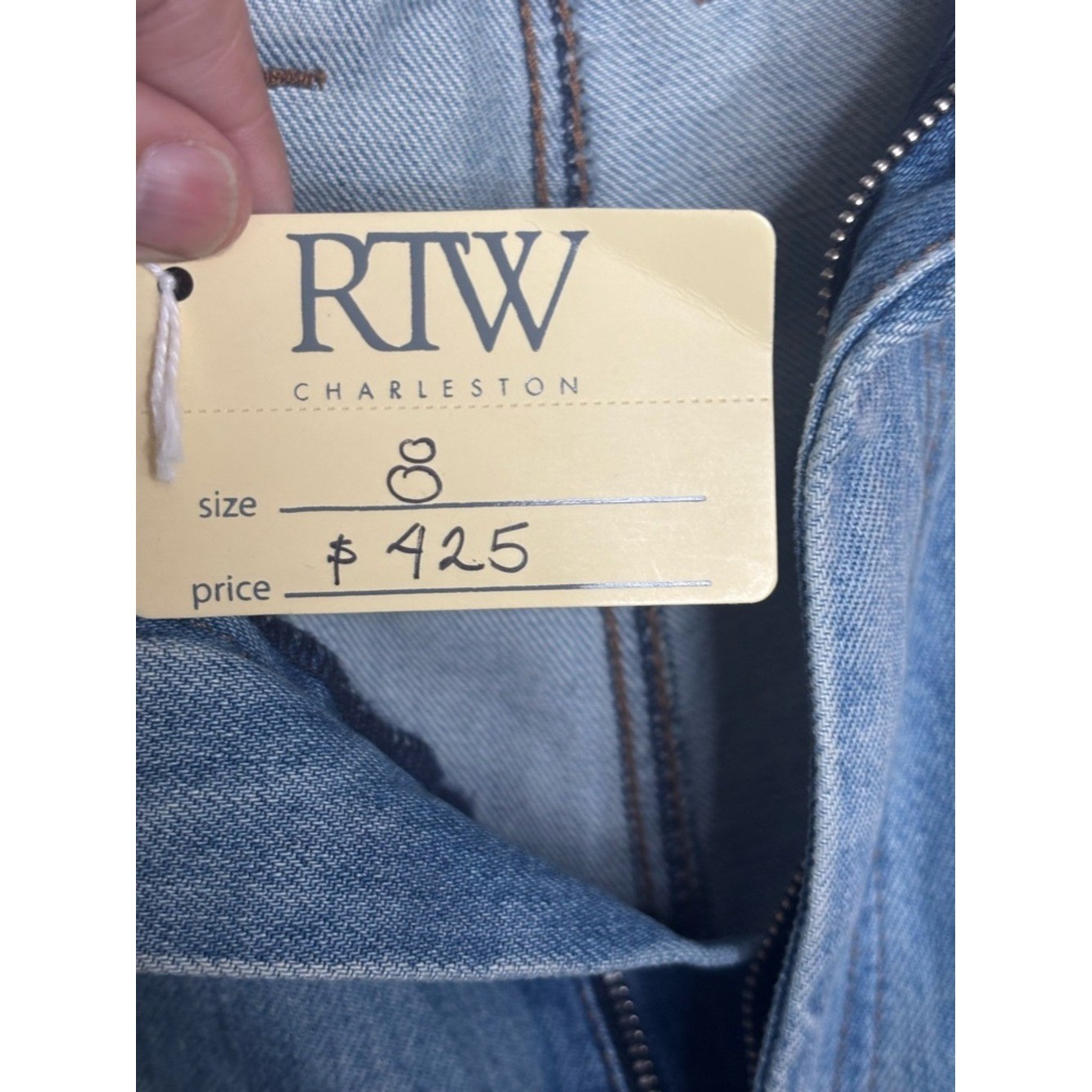 NWT KALLMEYER Wide Leg Pleated Light Wash Denim Jeans size 8