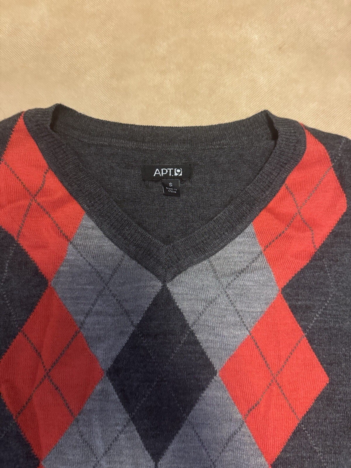 APT. 9 V-NECK SWEATER MENS’ SMALL CHARCOAL/GREY/ORANGE COLOR