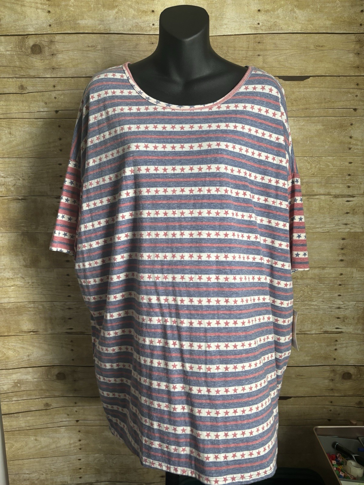 LuLaRoe Irma Tunic – New with Tags [NWT] – Large – Patriotic, Stars