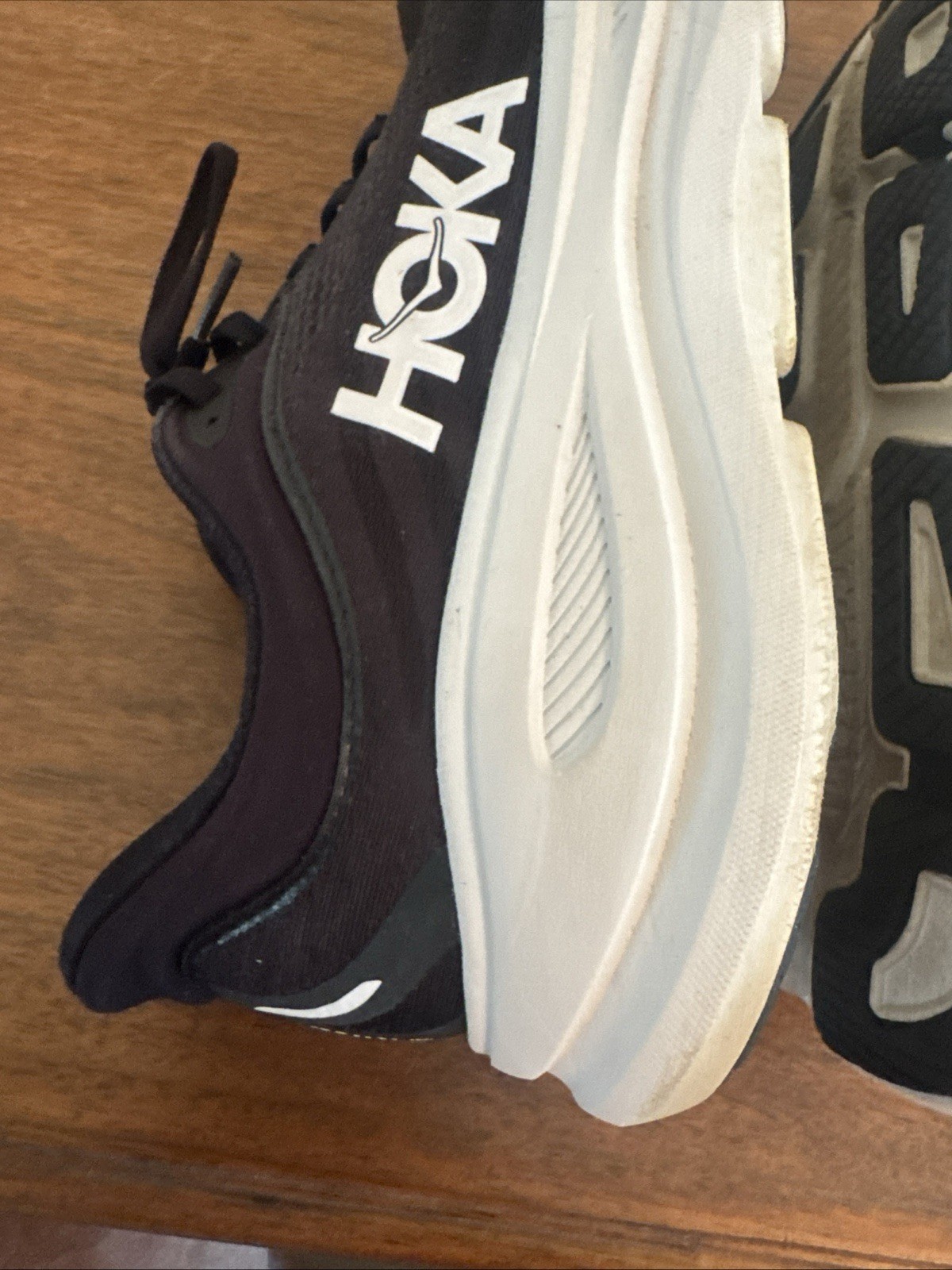 Hoka One One Bondi 9 BWHT White Black Running Shoes Sneakers Women’s Size 11B