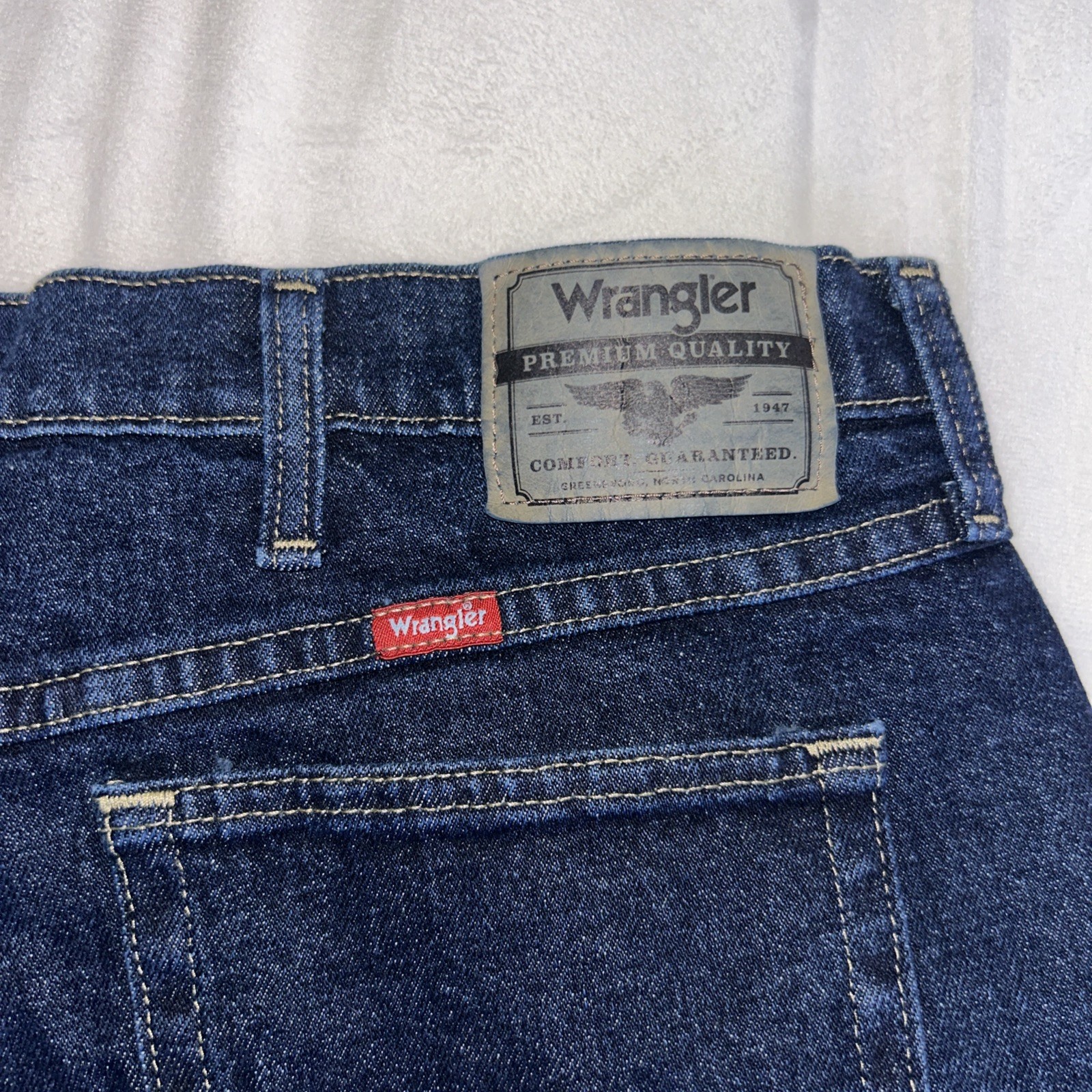 NWTWrangler Mens Flex Relaxed Fit Jeans Five Star 38X29