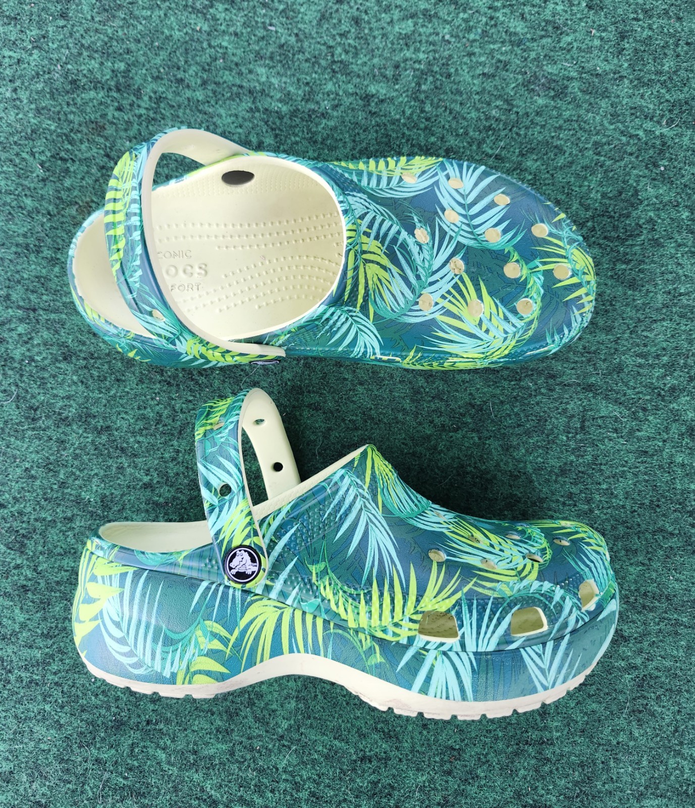 Crocs Classic Tropical Palm Print Clogs Green Unisex W8 M6 Comfort Shoes