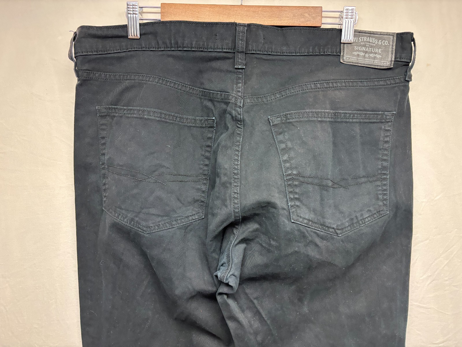 Levi Strauss & Co. Jeans Signature Men’s Black Athletic Fit Distressed 36×30