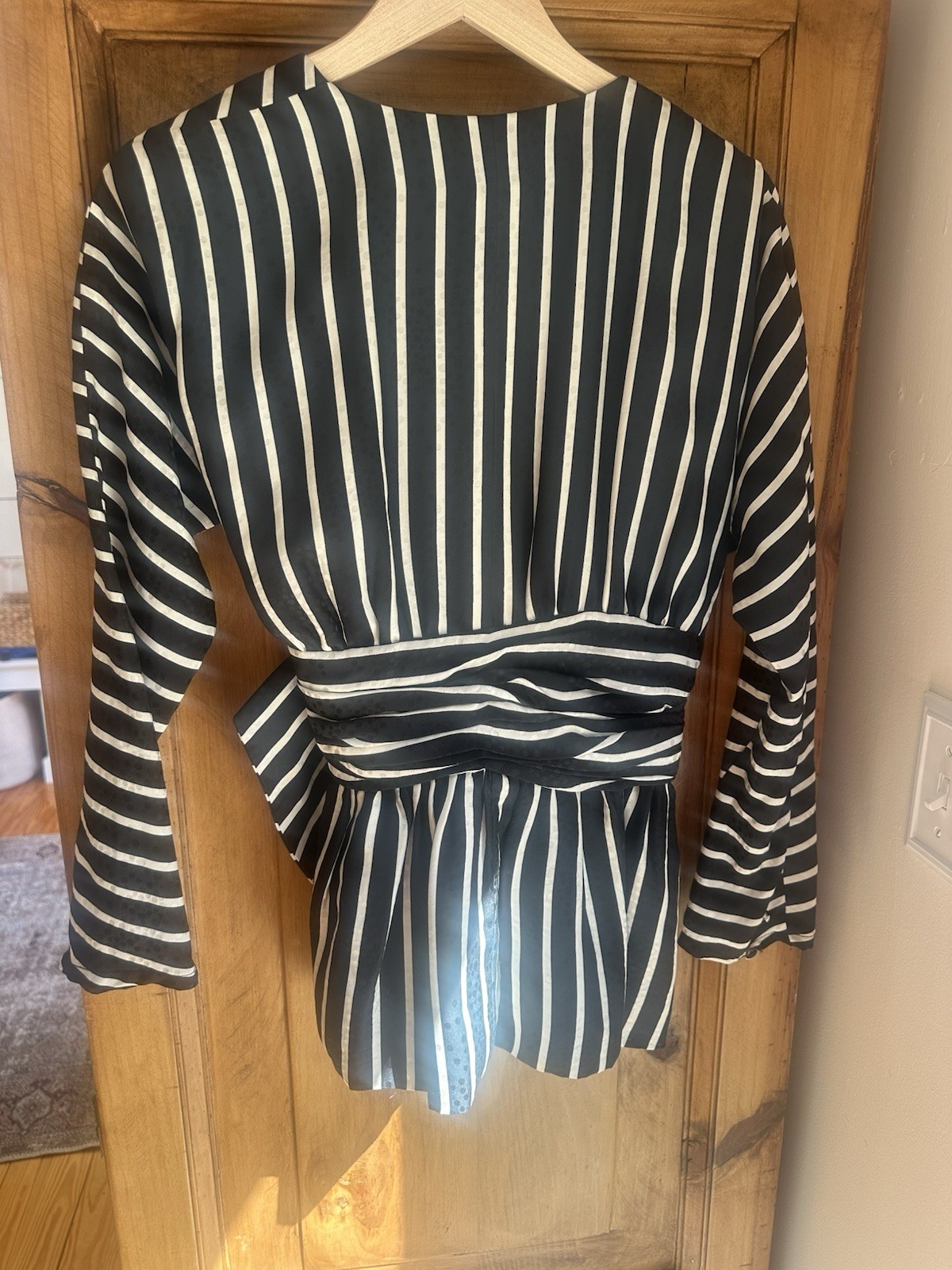 La Bottega Black & White Striped 100% Silk Belted Buckle Blouse Long Sleeve 10