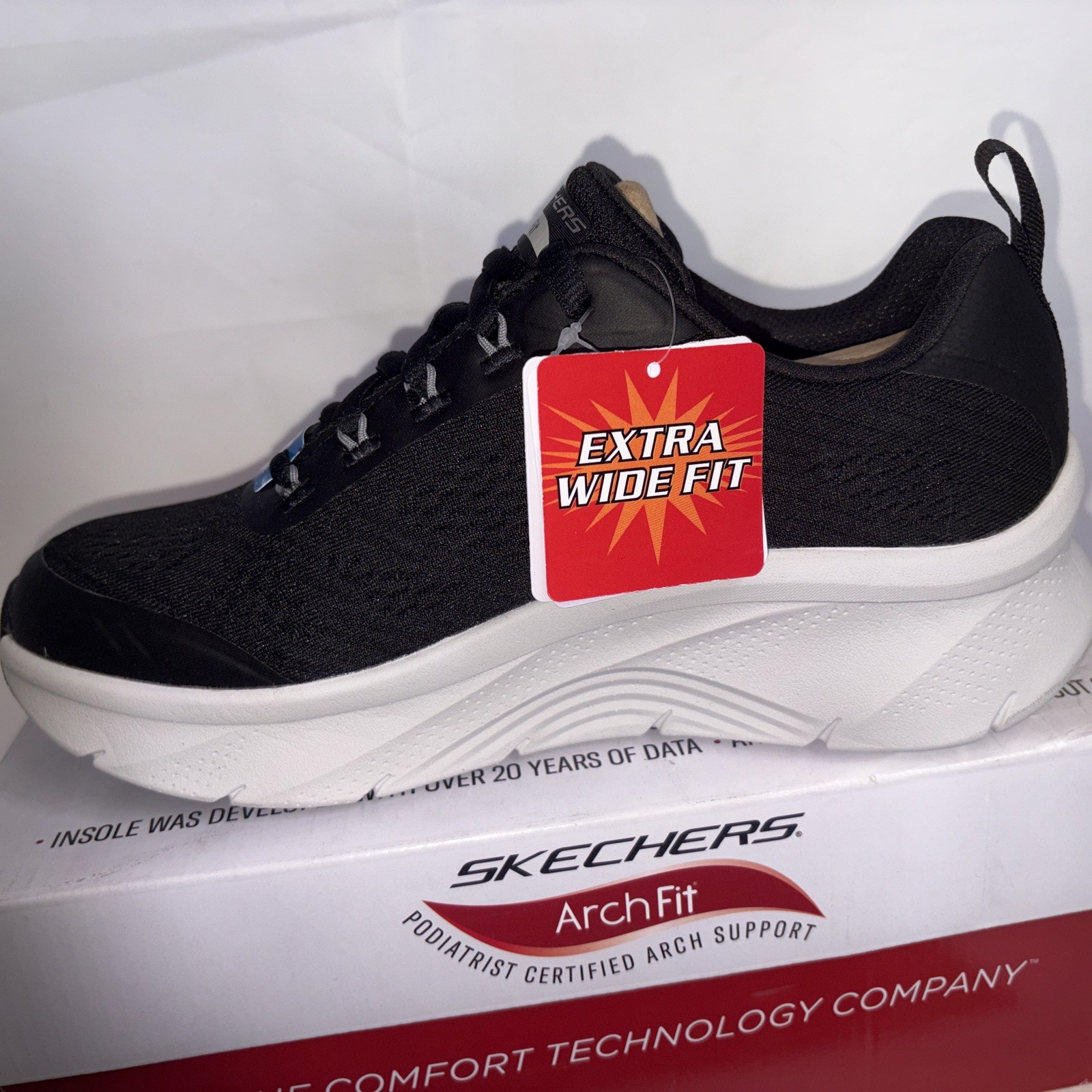 Skechers Arch Fit X Wide 232502WW/BKW Machine Washable And Extra wide.